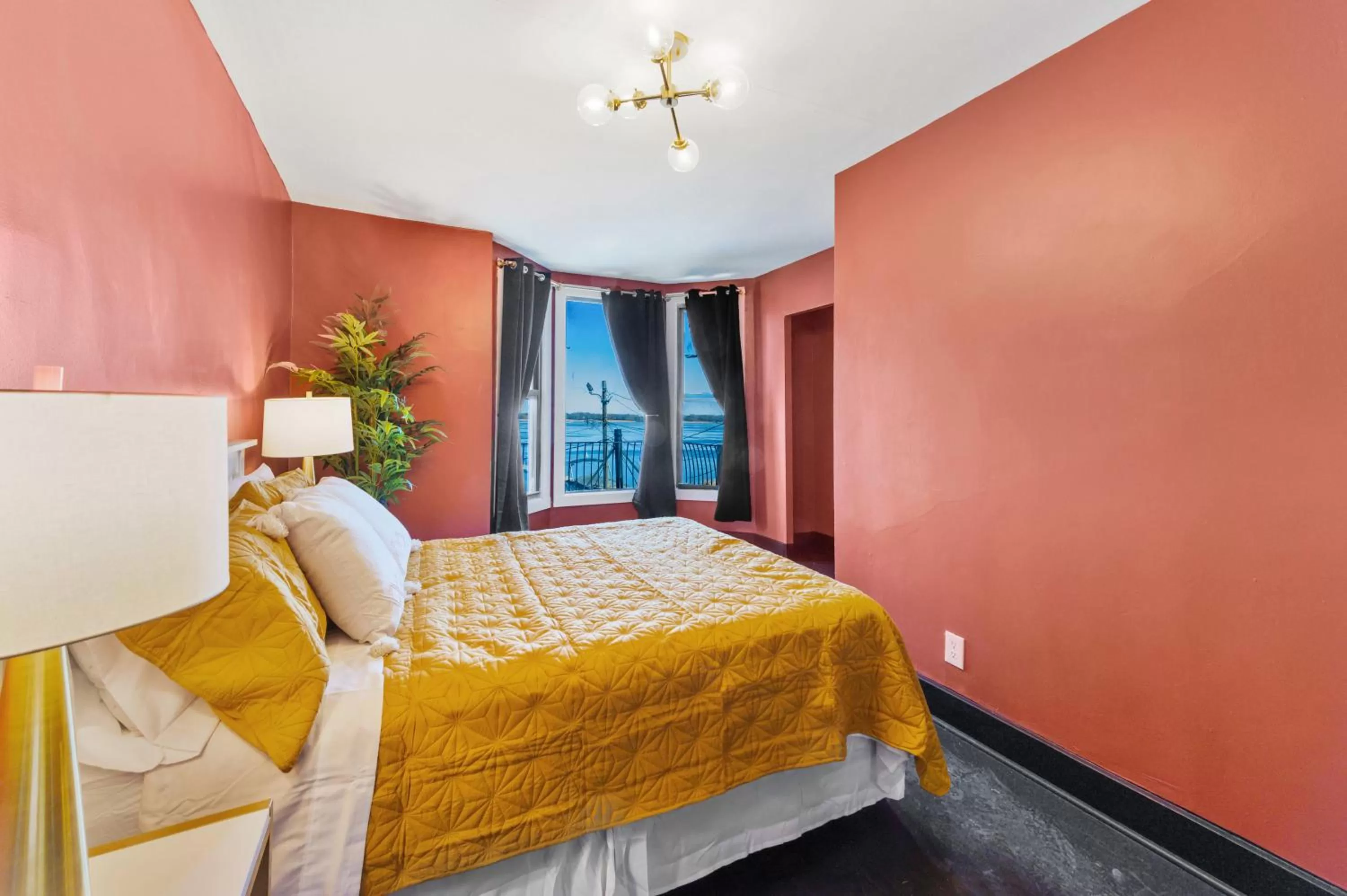 Bedroom in Randolph Hotel