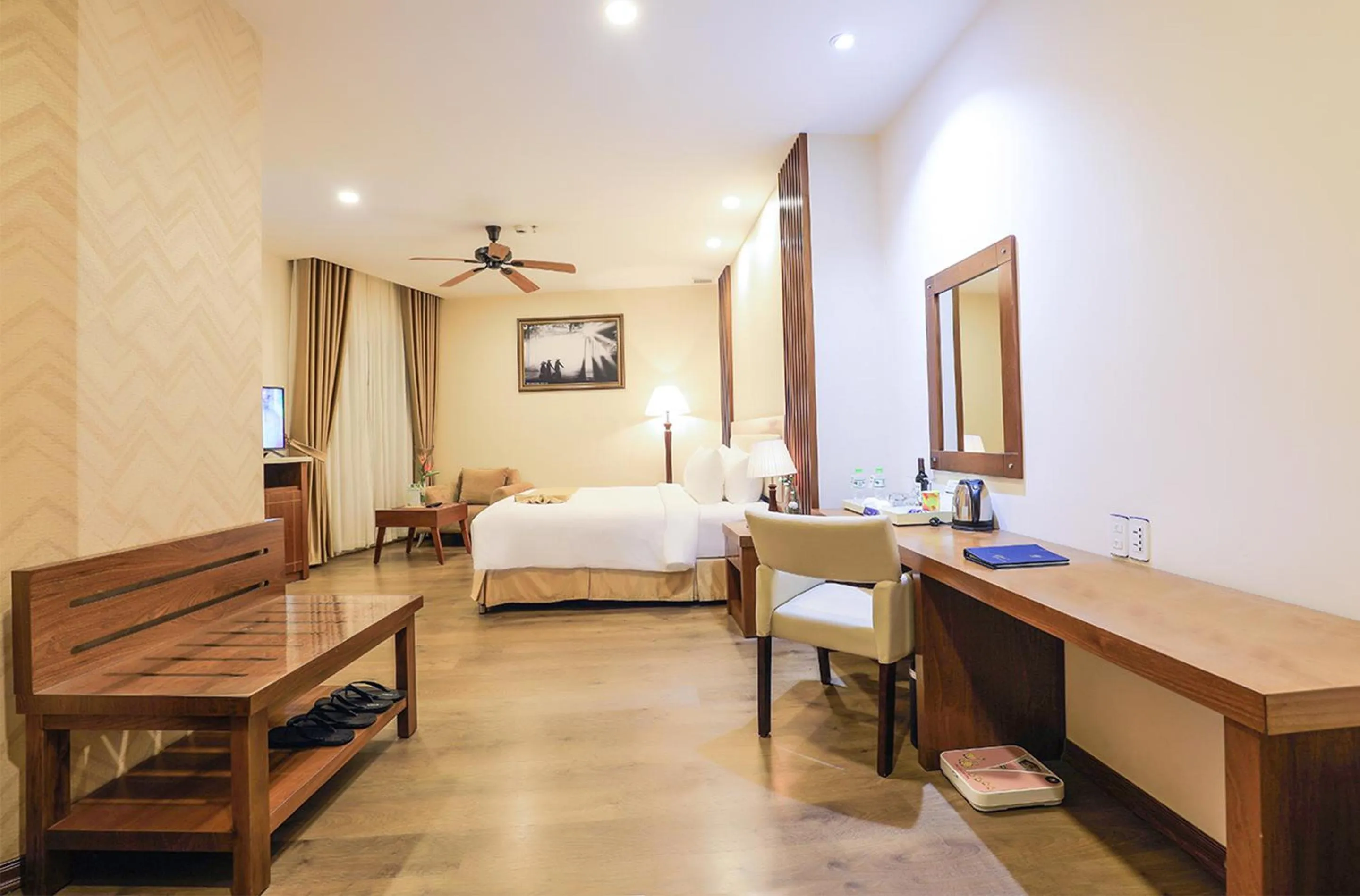 Bedroom, Bed in Ladalat Hotel