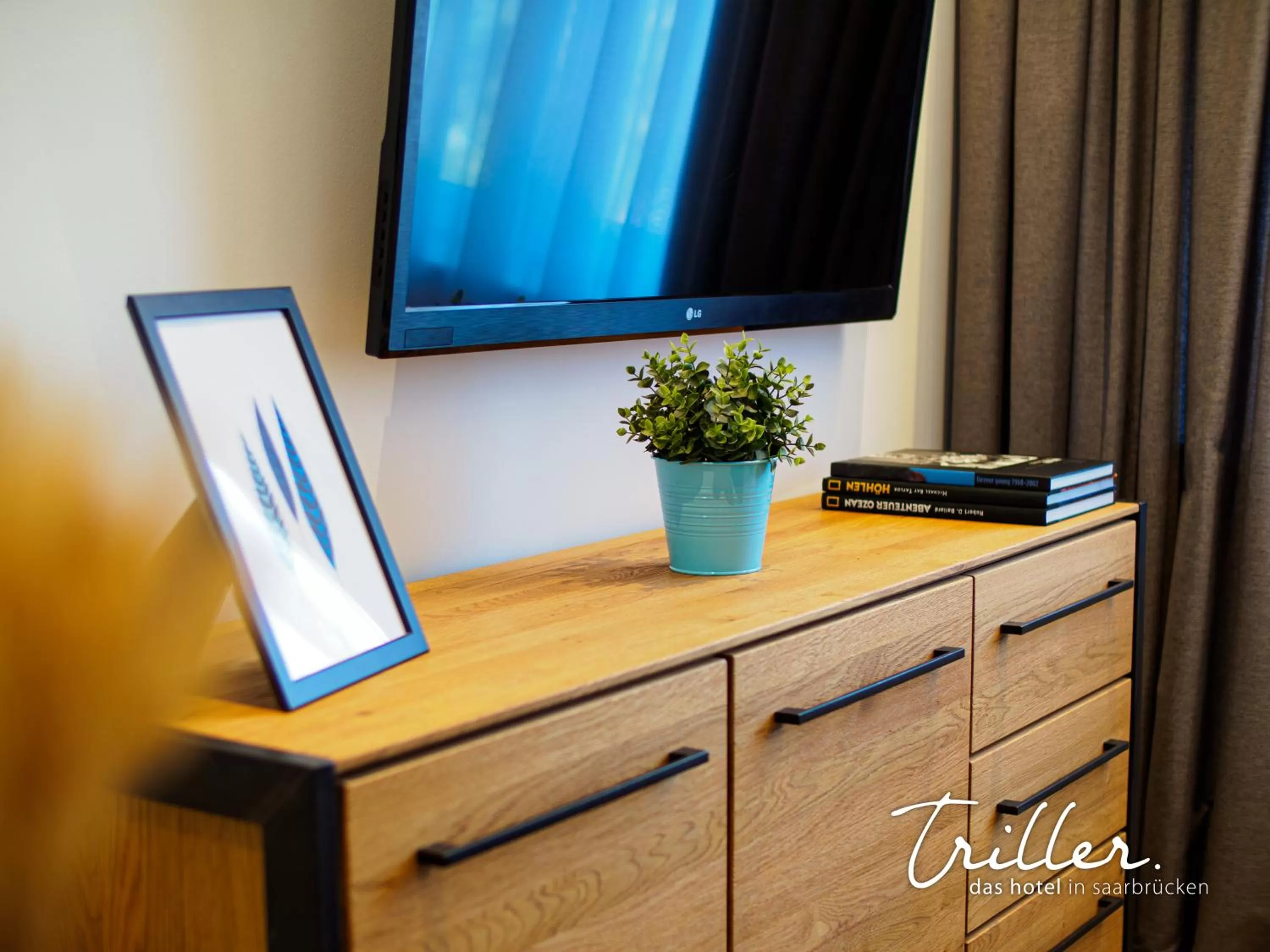 Library in Hotel Am Triller - Hotel & Serviced Apartments