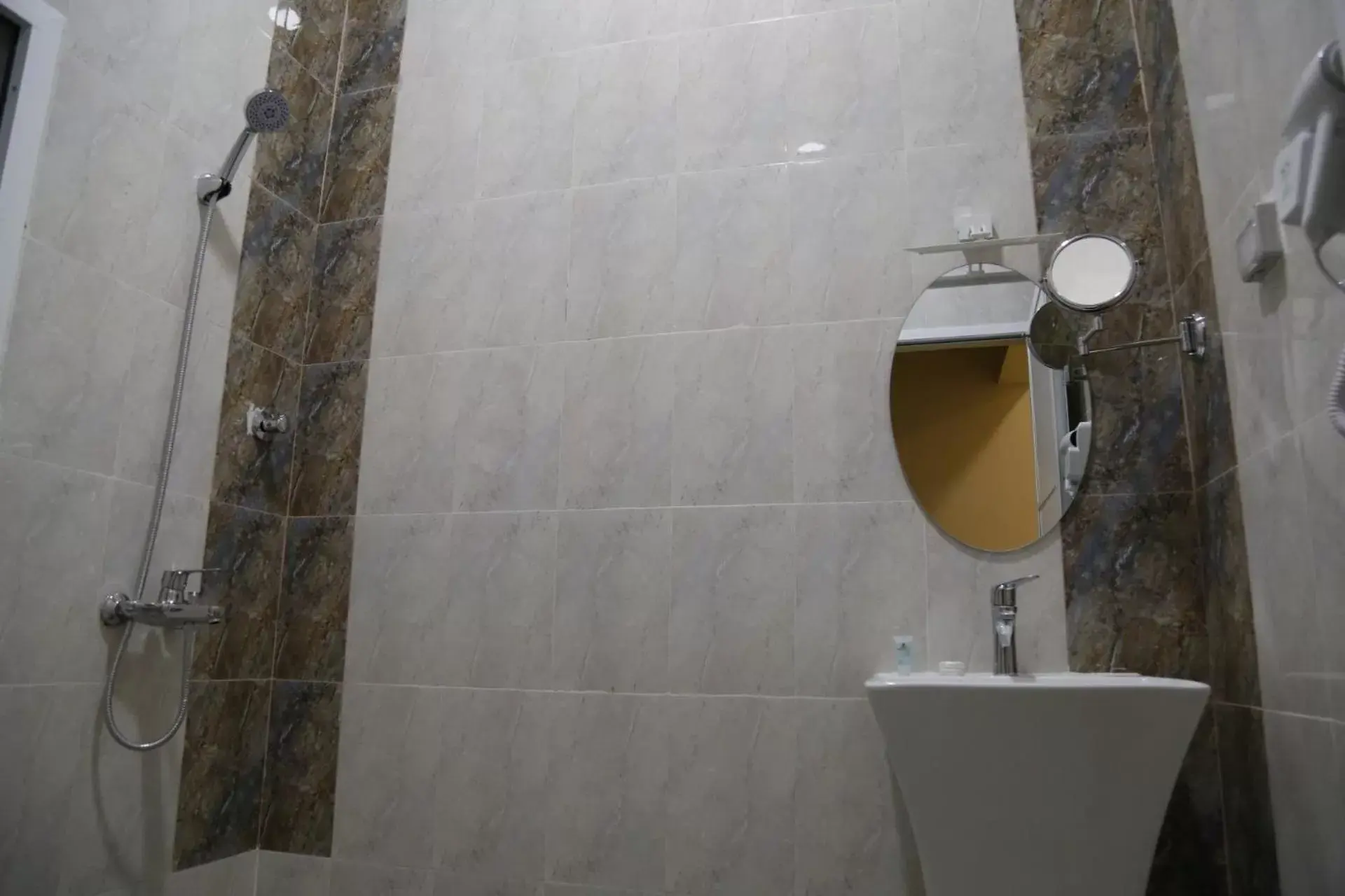 Double Room in Ibra Plaza Hotel Double Room in Ibra Plaza Hotel