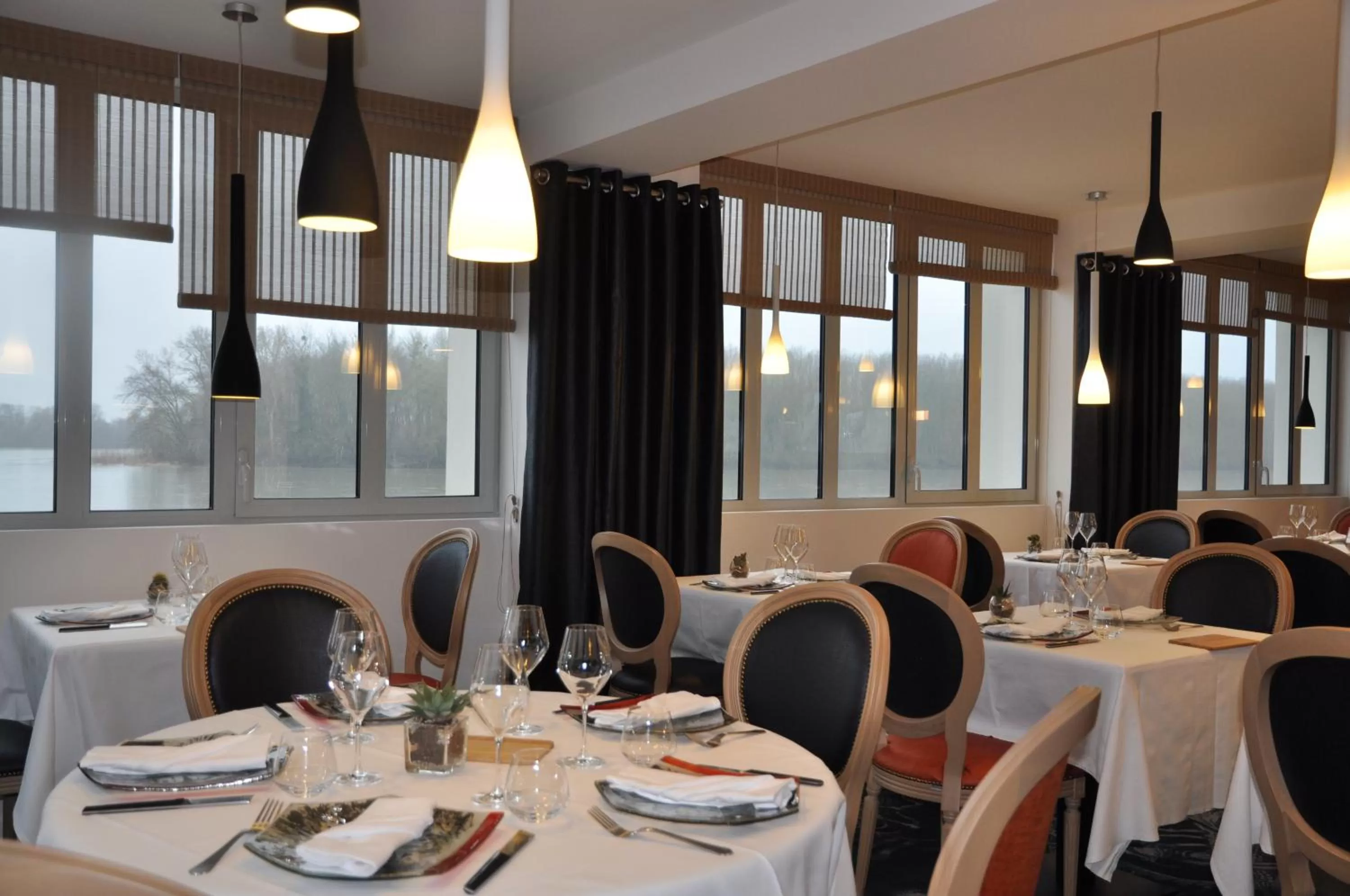 Restaurant/places to eat in Les 3 Lieux - Hôtel, Restaurant, Espace sensoriel