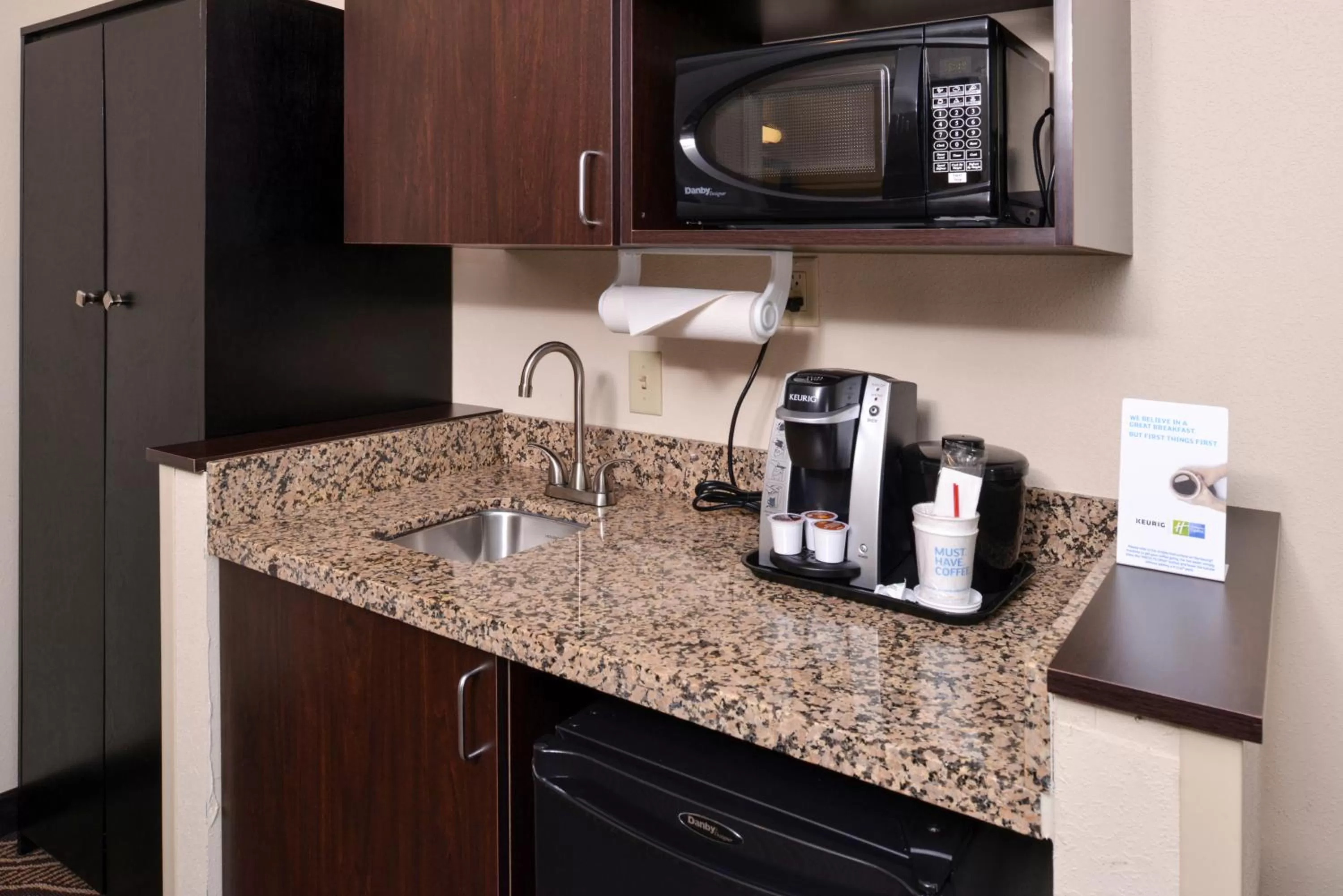 Holiday Inn Express & Suites Washington - Meadow Lands by IHG