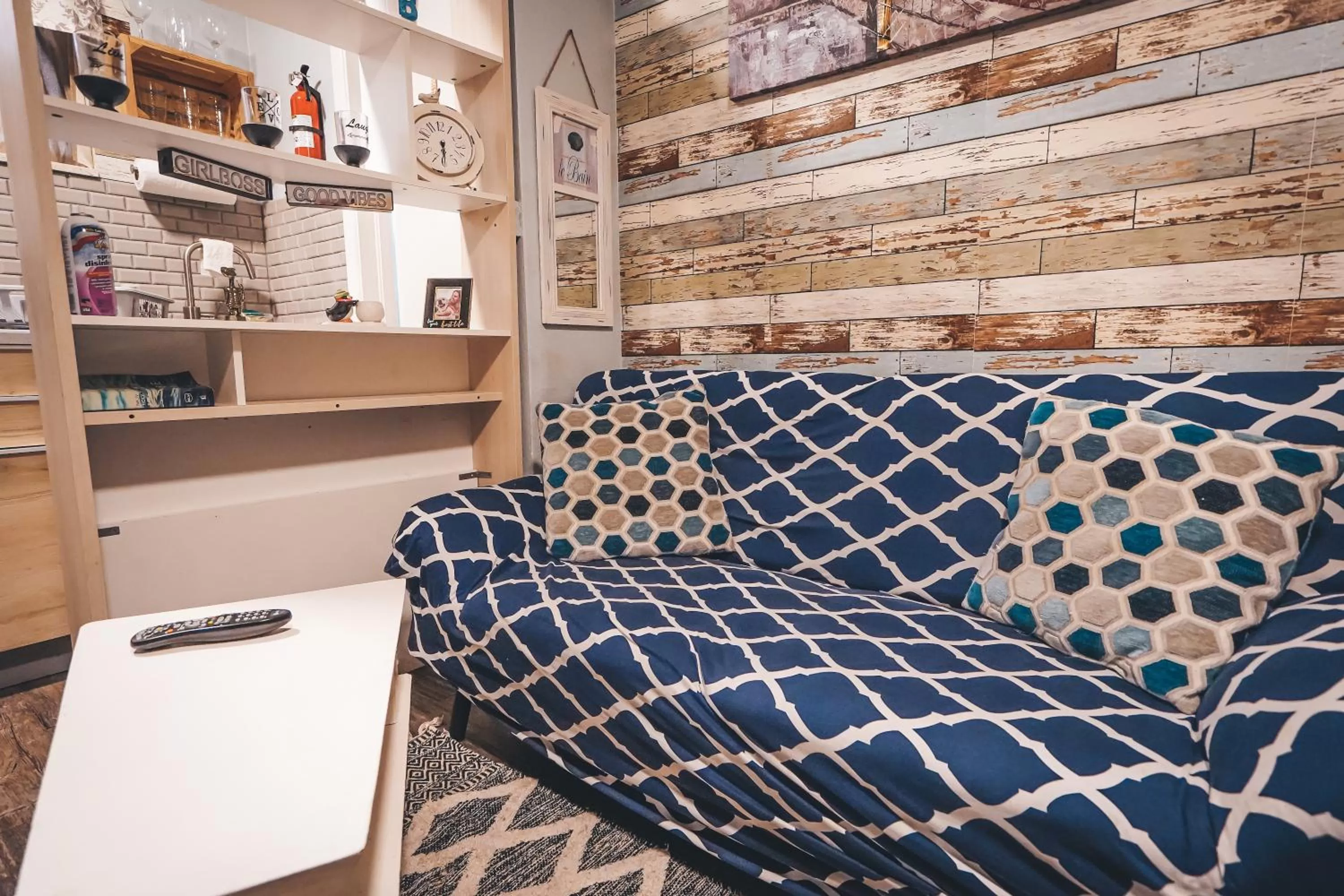 Living room in Hollywood Light Haven Lodge