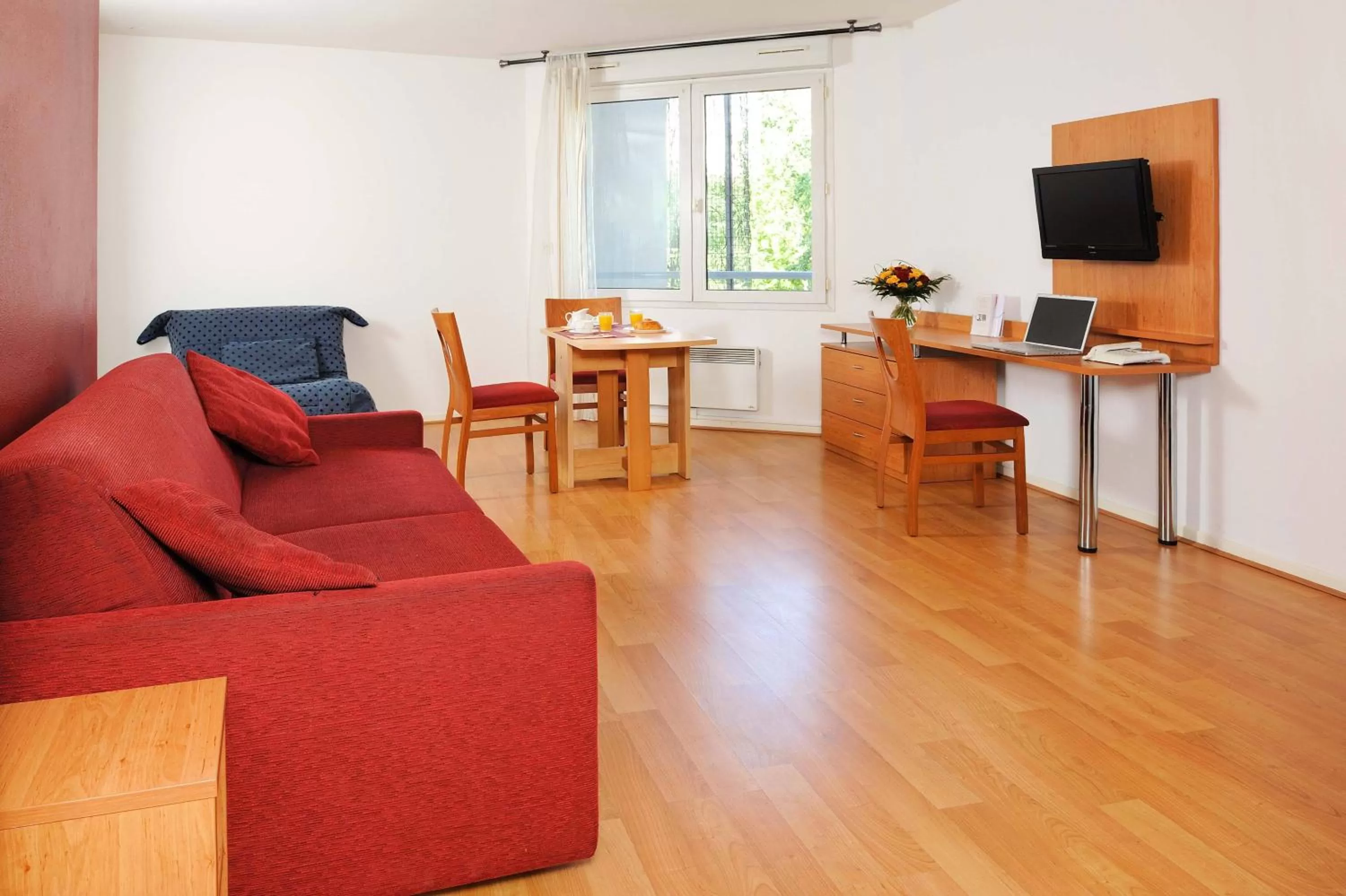 TV and multimedia in Séjours & Affaires Lyon Saxe-Gambetta