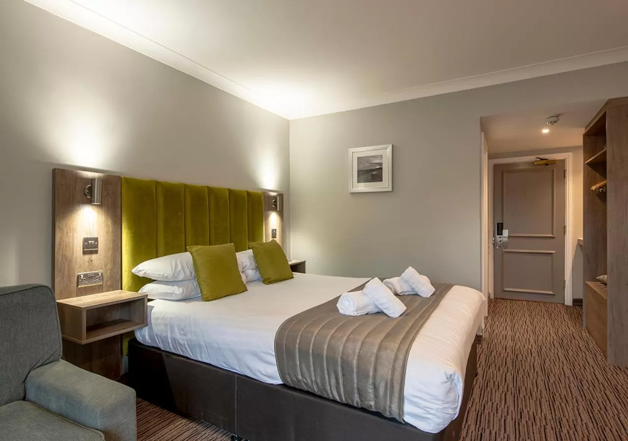 Bed in Hogs Back Hotel & Spa Nr Farnham