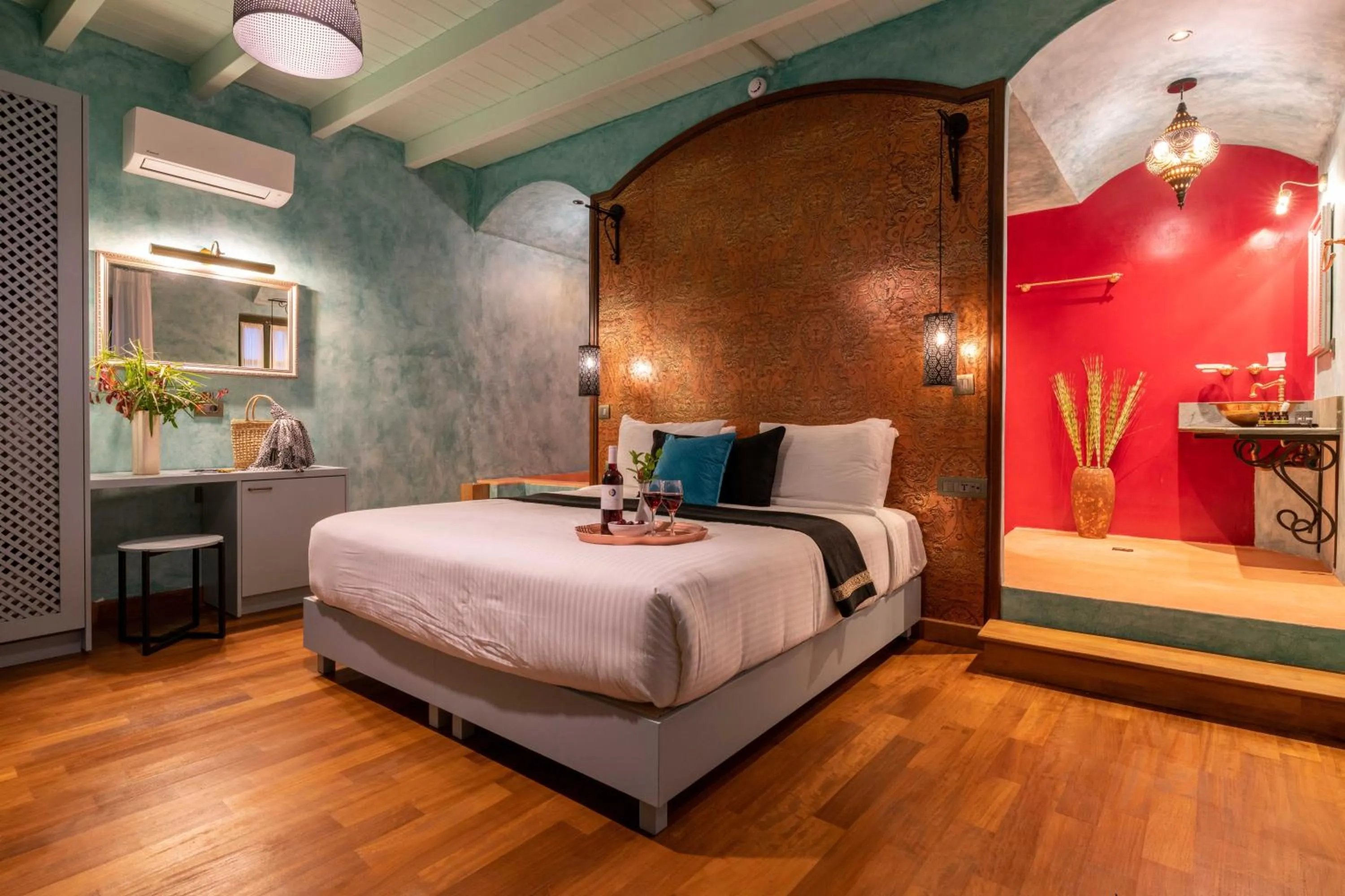 Photo of the whole room, Bed in Sperveri Boutique Hotel