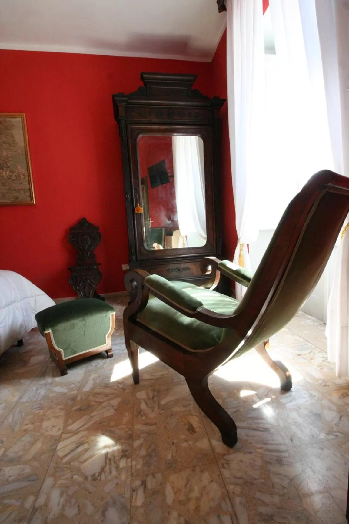 Seating Area in Marco Tullio Cicerone