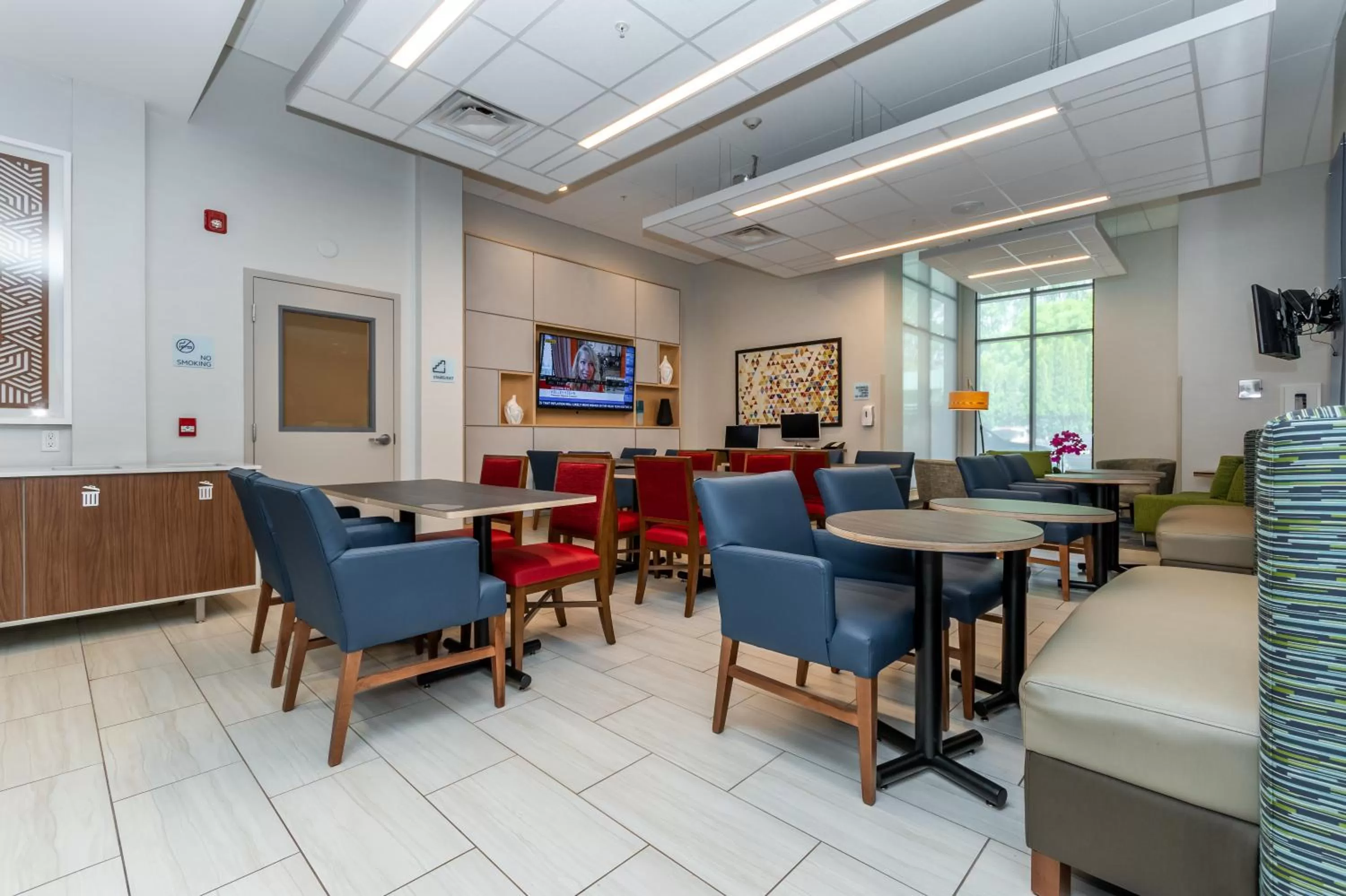 Area and facilities in Holiday Inn Express & Suites - Chilliwack East an IHG Hotel