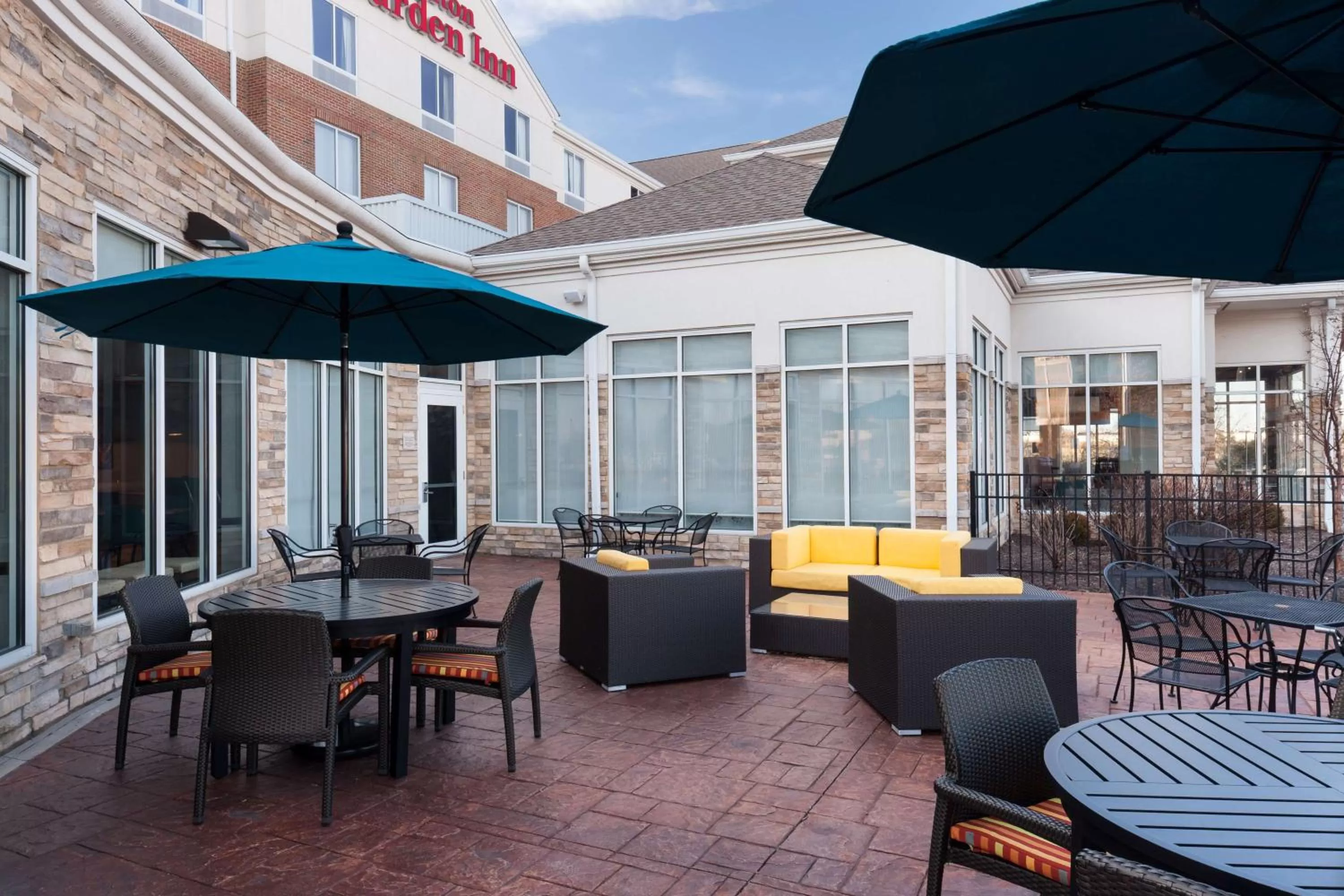 Patio in Hilton Garden Inn Cincinnati/Mason