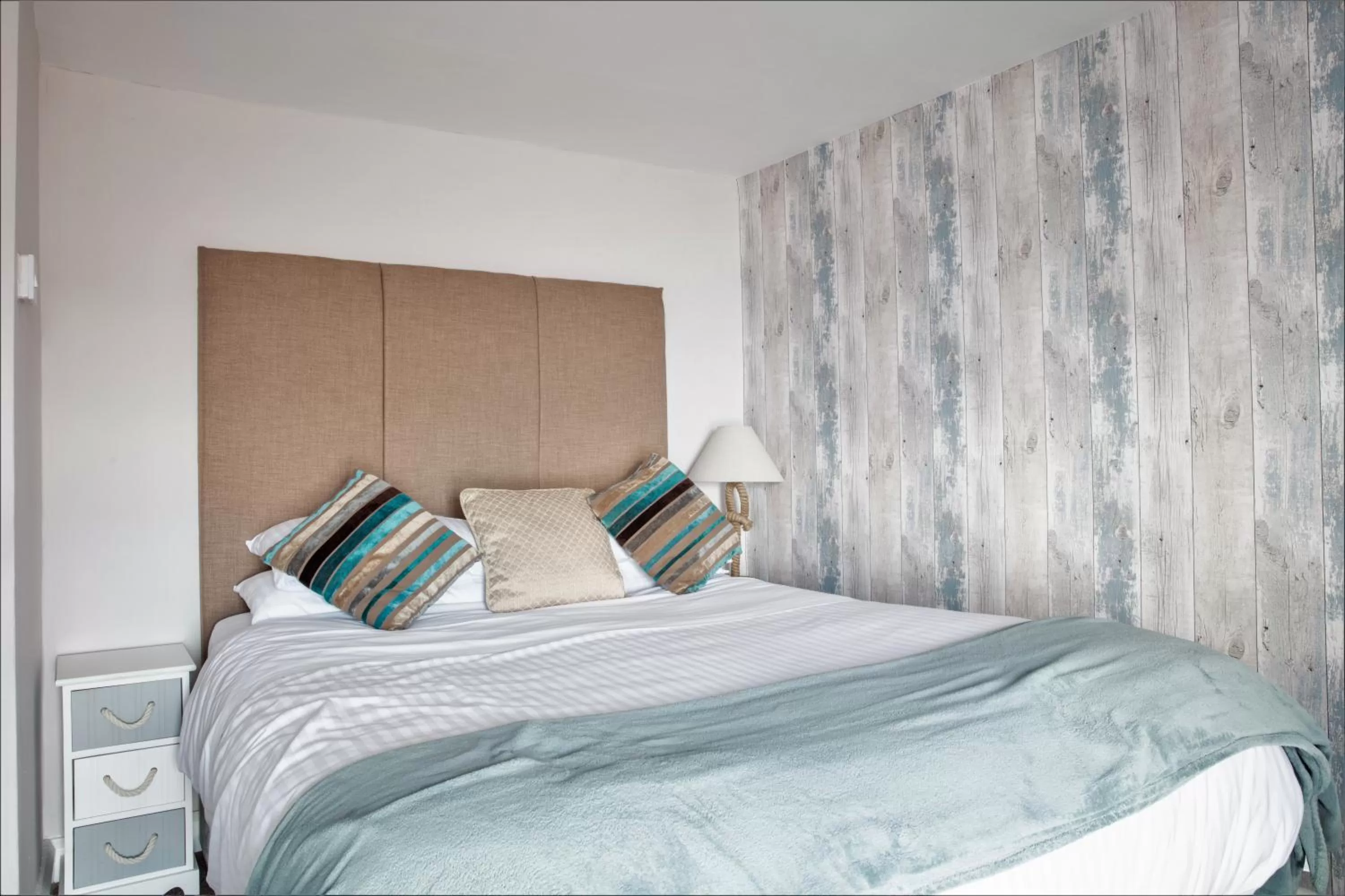 Bed in The Two Lifeboats