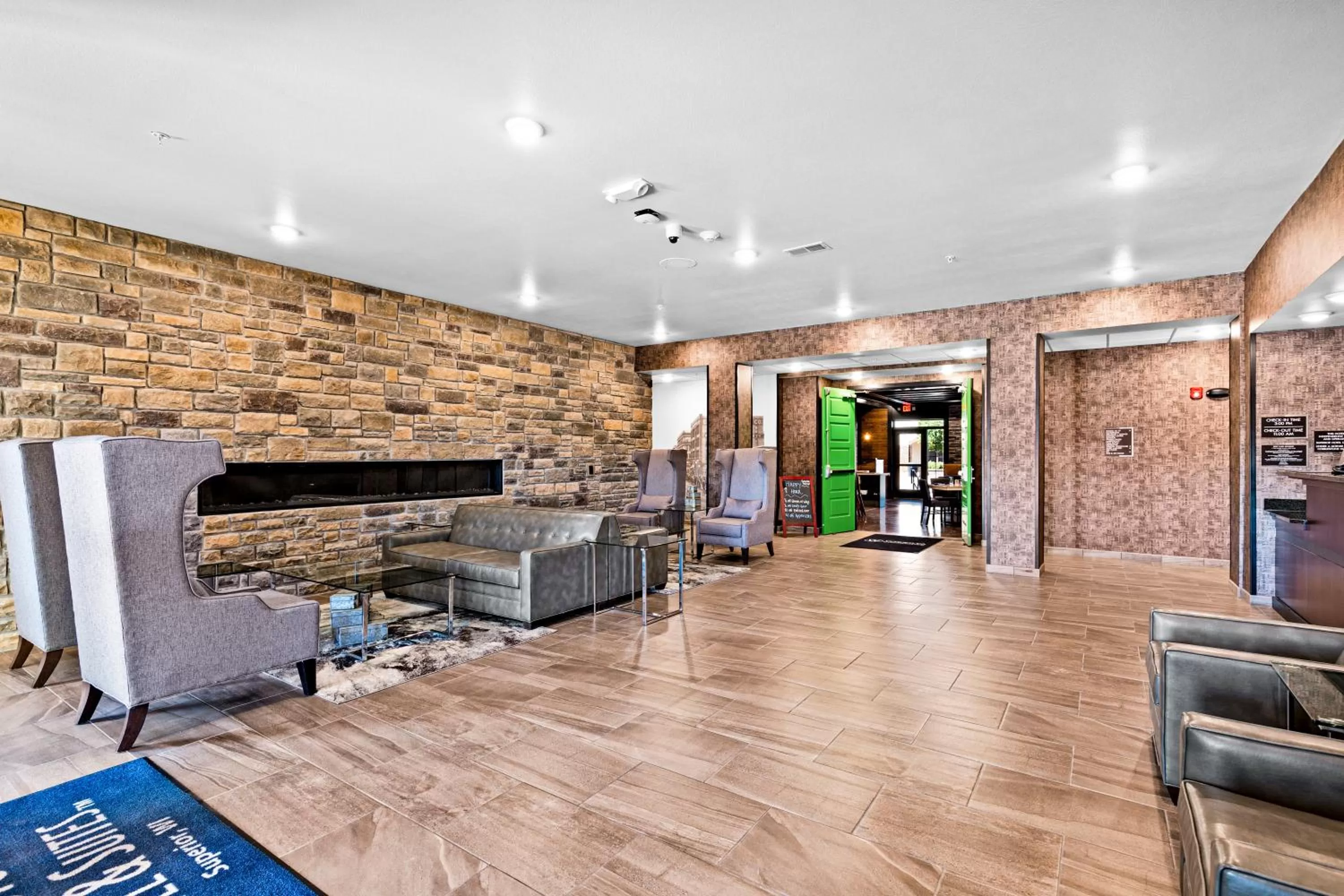 Lobby or reception in Cobblestone Hotel & Suites - Superior Duluth