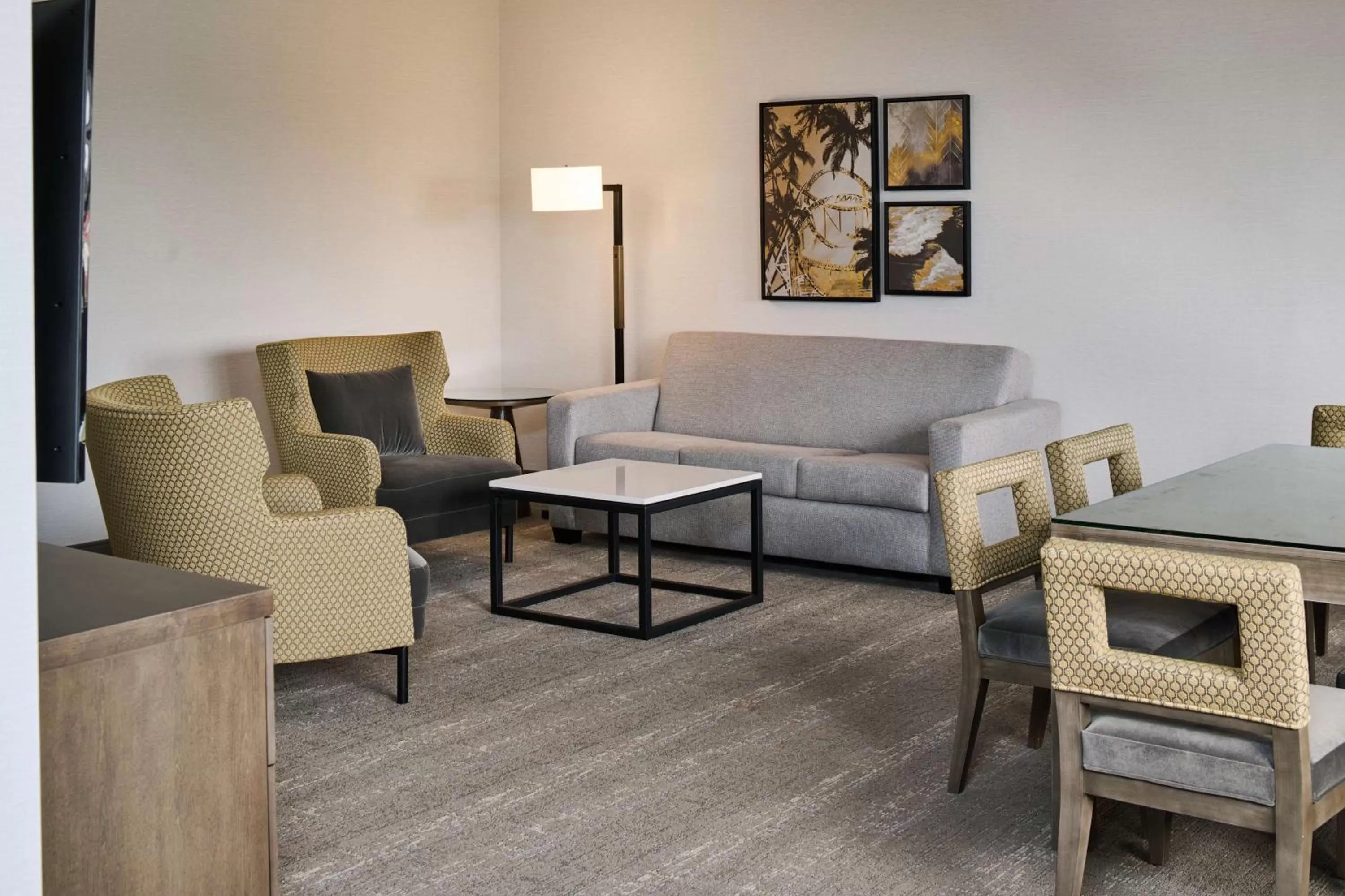 Living room in Doubletree by Hilton Buena Park