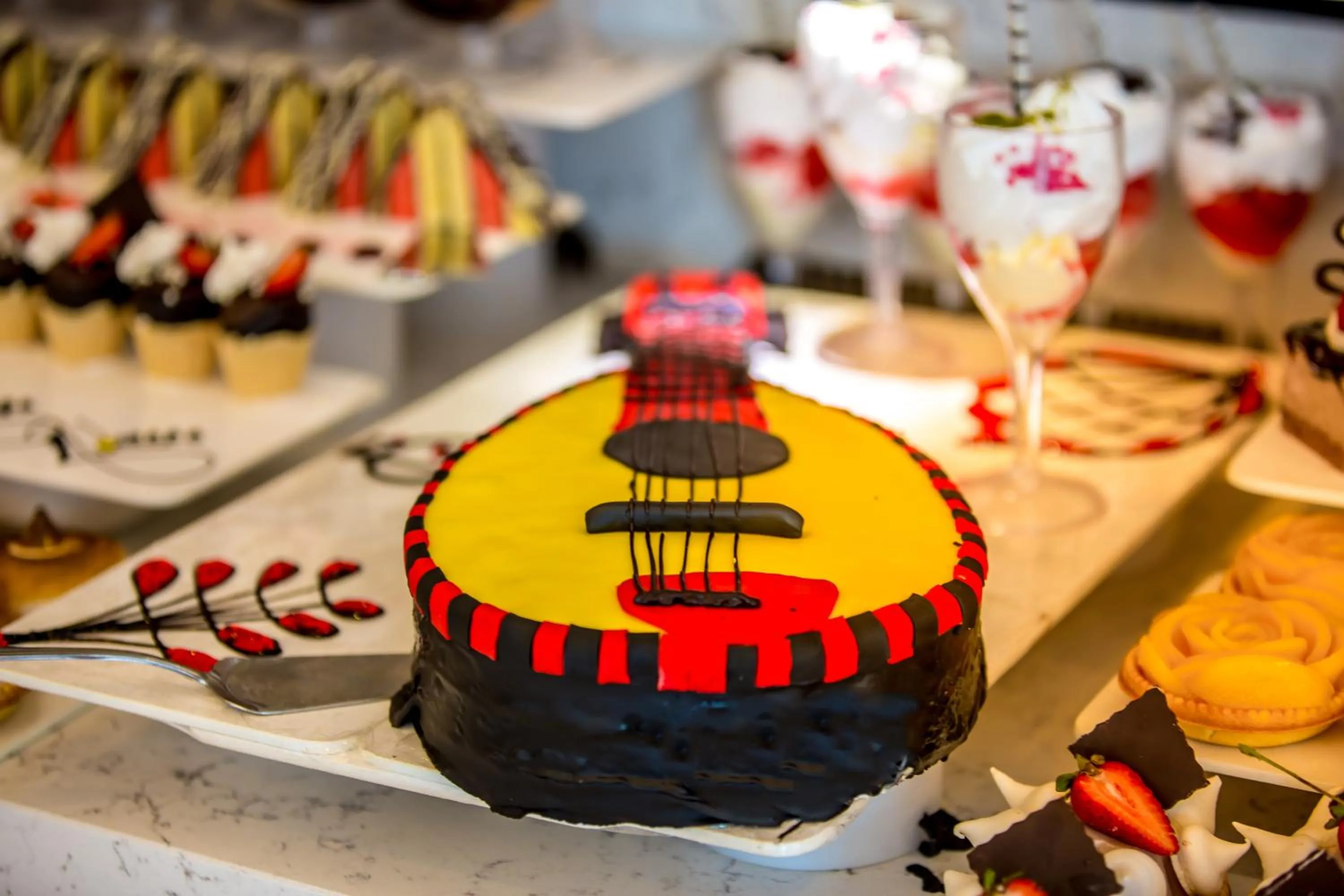 Food and drinks in Julian Club Hotel