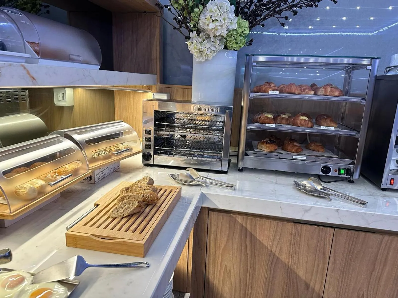 Buffet breakfast in Canova Hotel