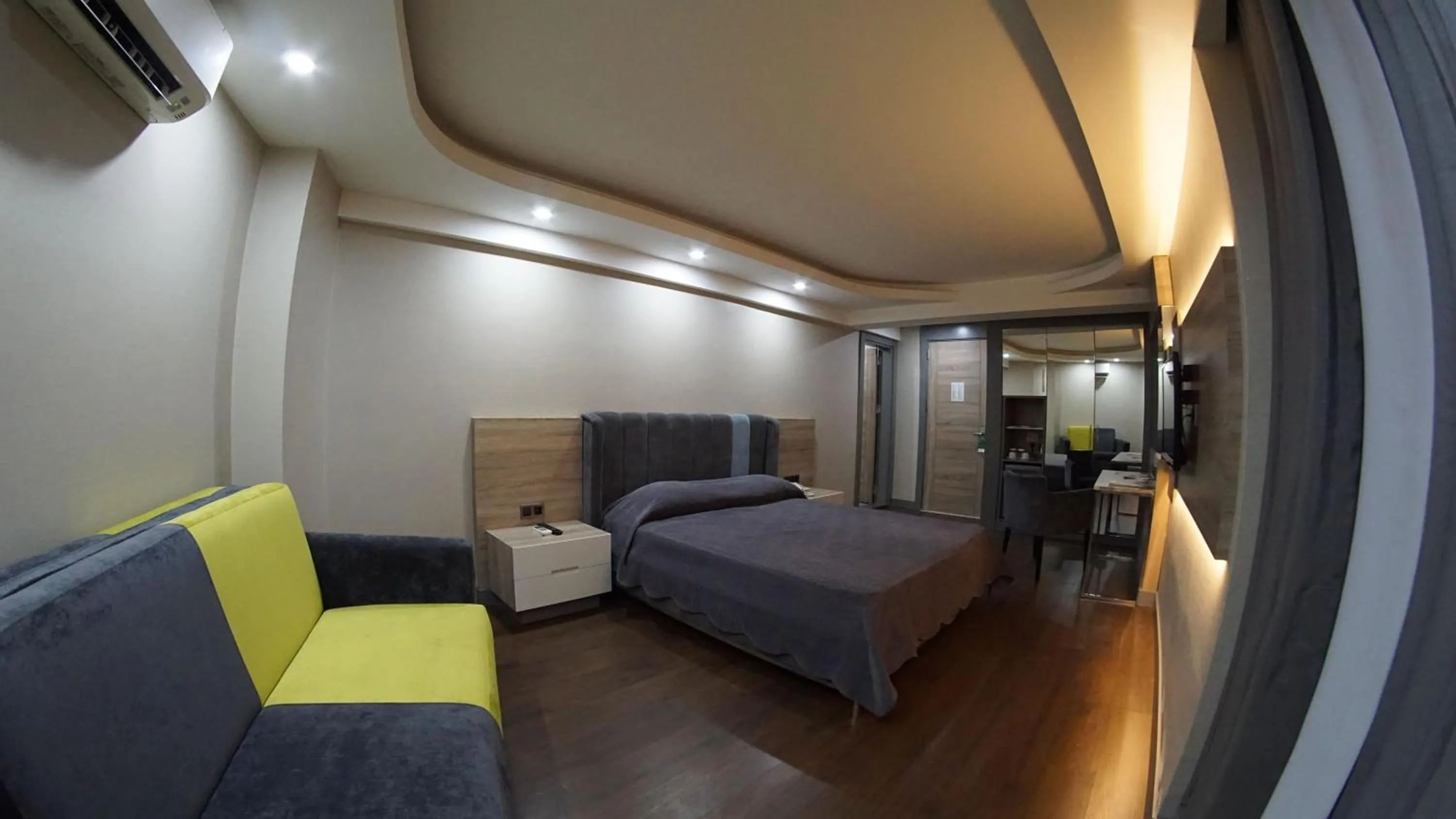 Photo of the whole room in Hotel Marla