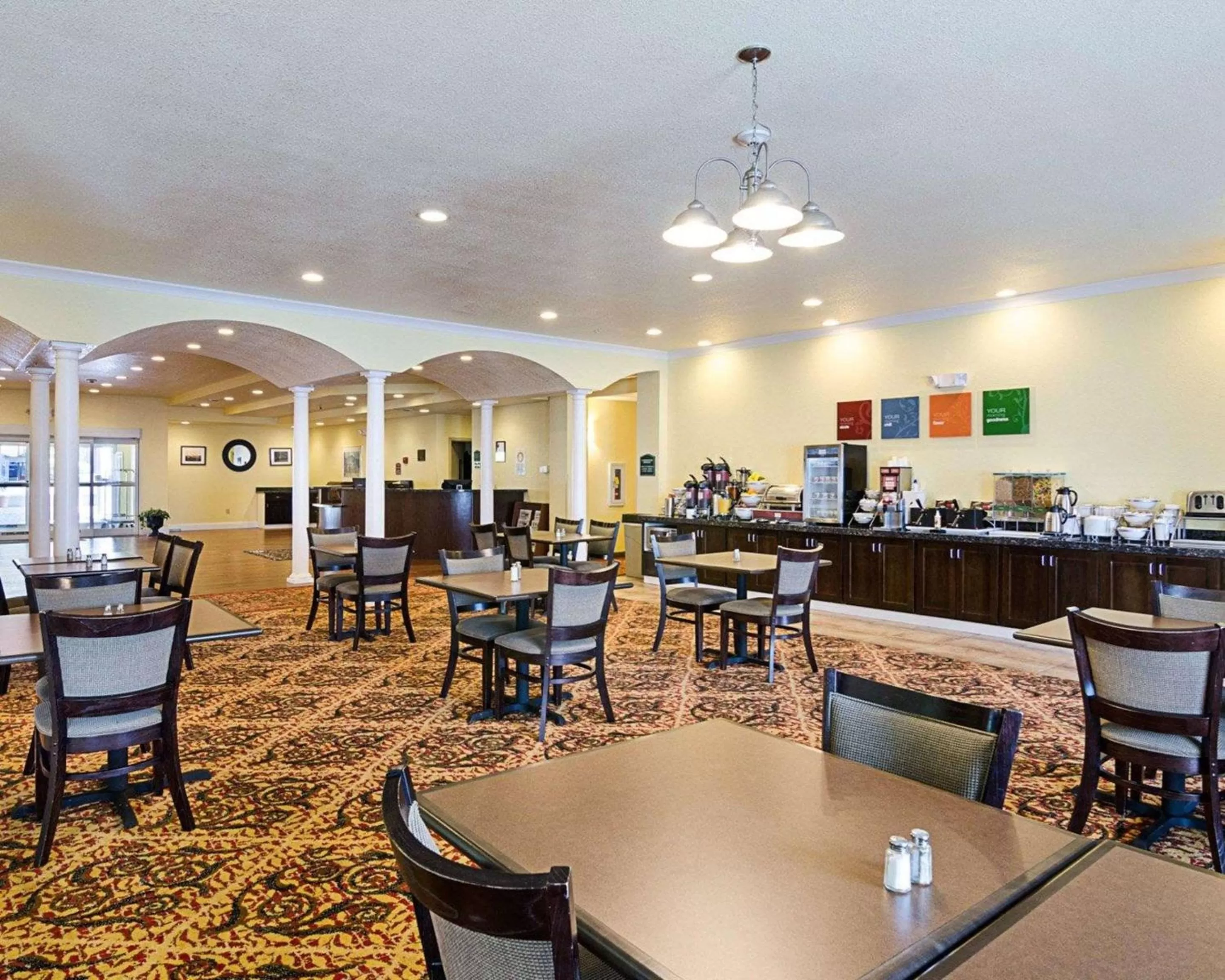 Restaurant/places to eat in Comfort Inn & Suites Orange - Montpelier