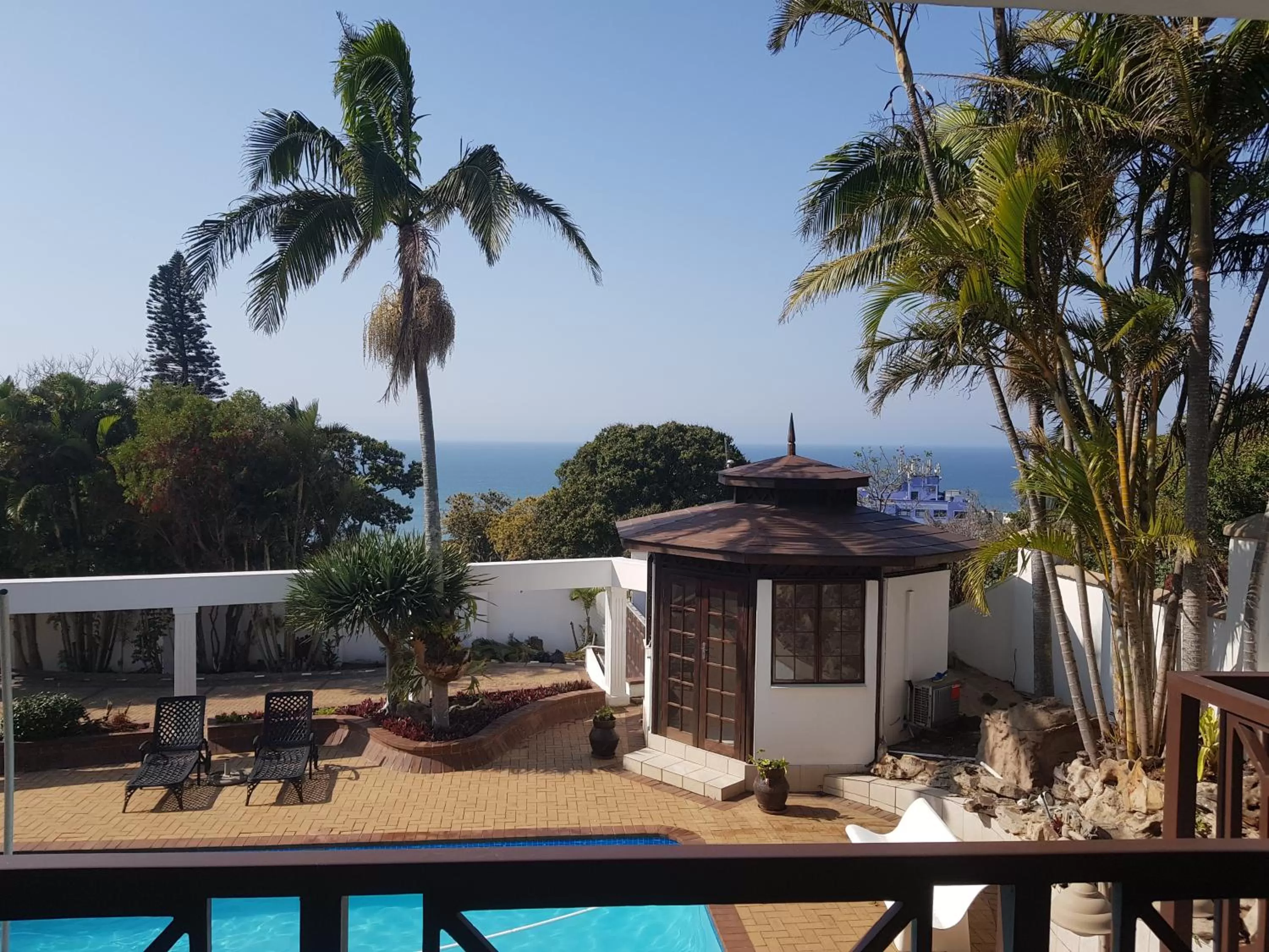 Swimming Pool in Ingwe Manor B&B