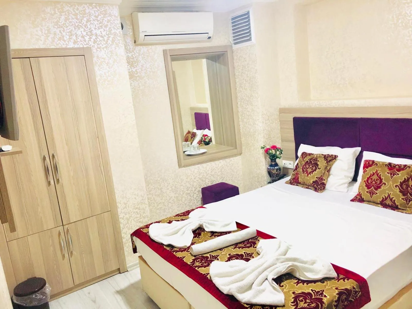 Bed in Art City Hotel Istanbul