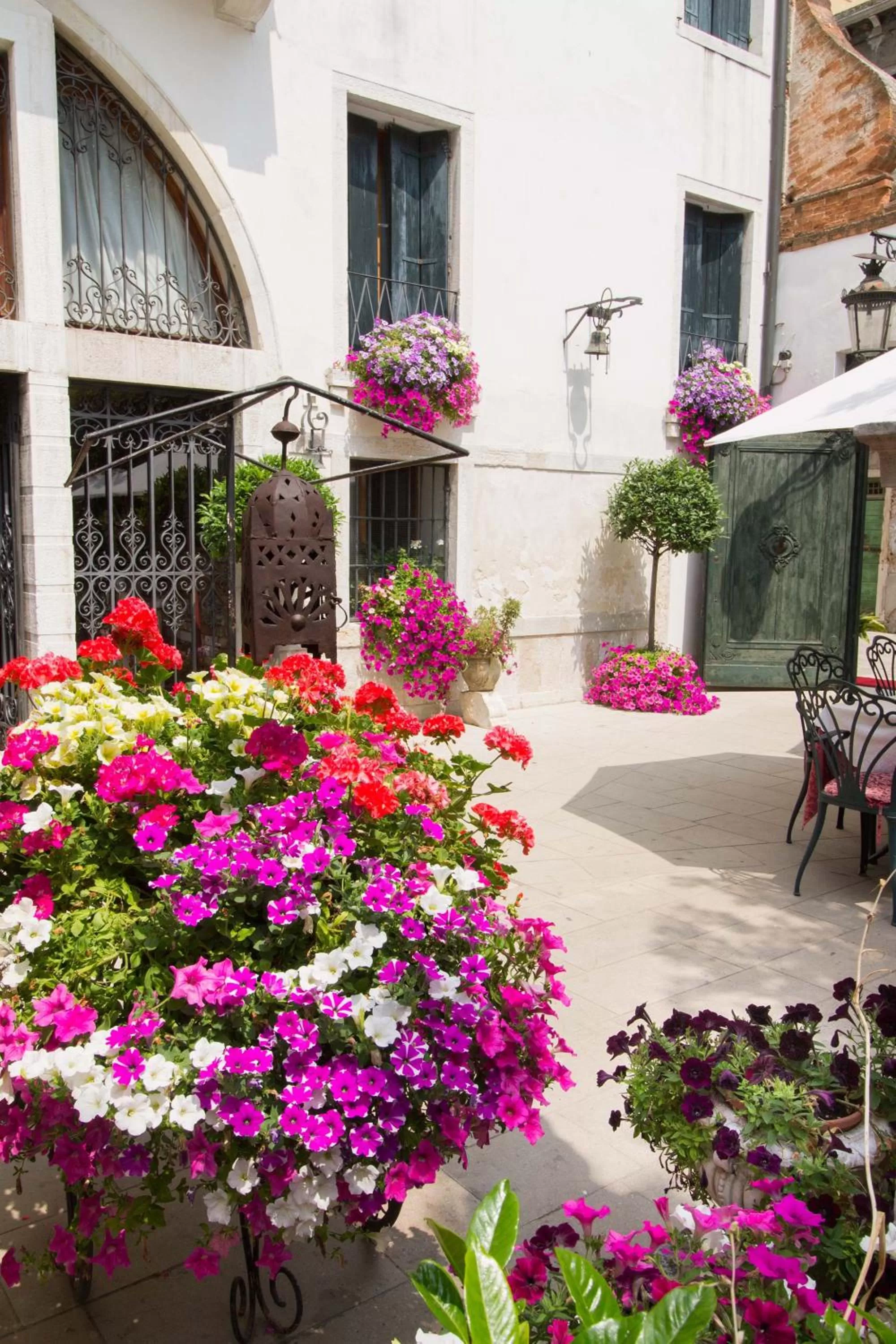 Spring in Hotel Palazzo Abadessa