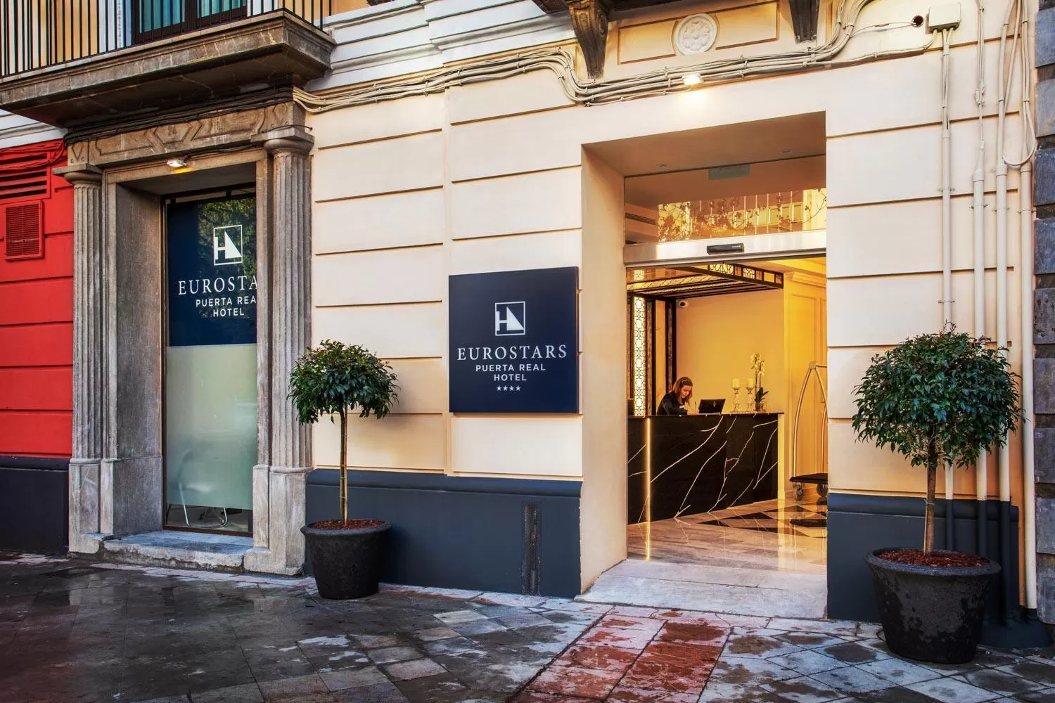 Facade/entrance in Eurostars Puerta Real