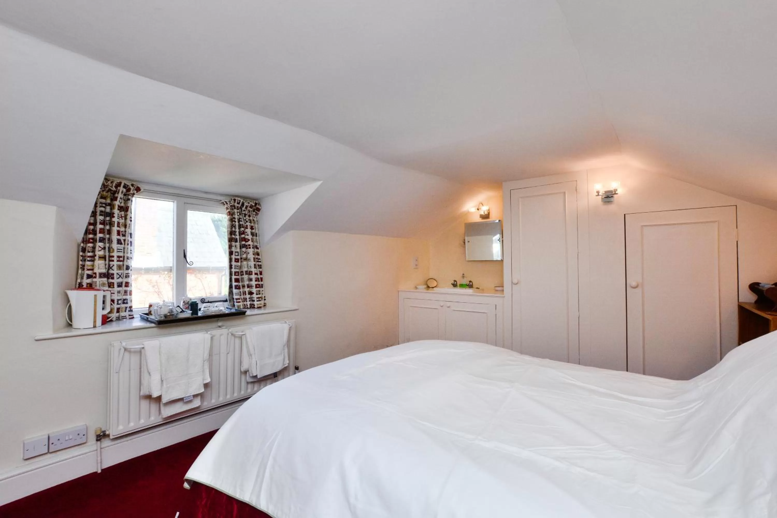 Bedroom, Bed in The Old School