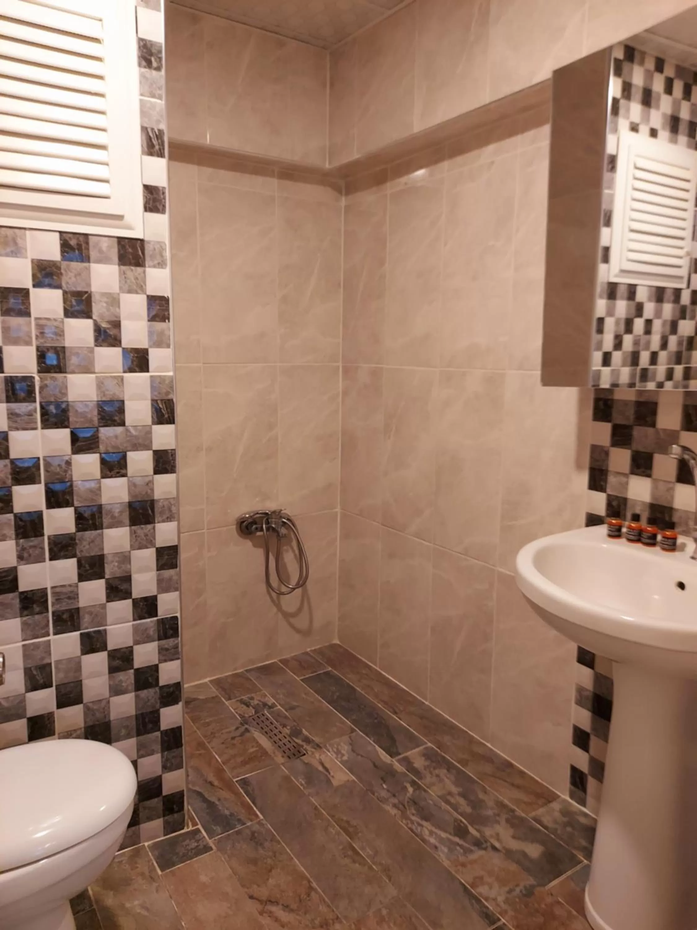 Bathroom in CLASS 17 PANSİYON