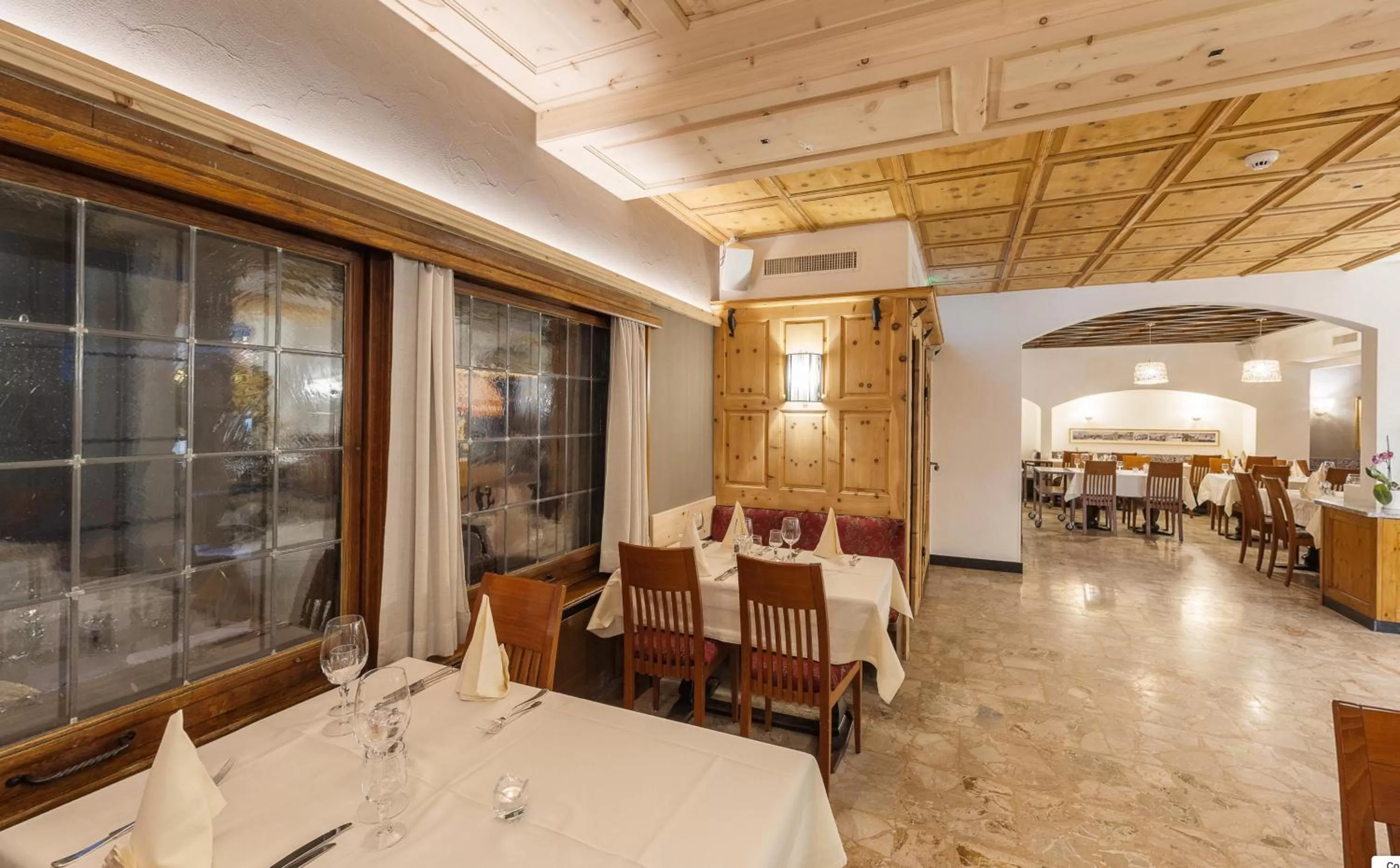 Restaurant/places to eat in Hotel Derby