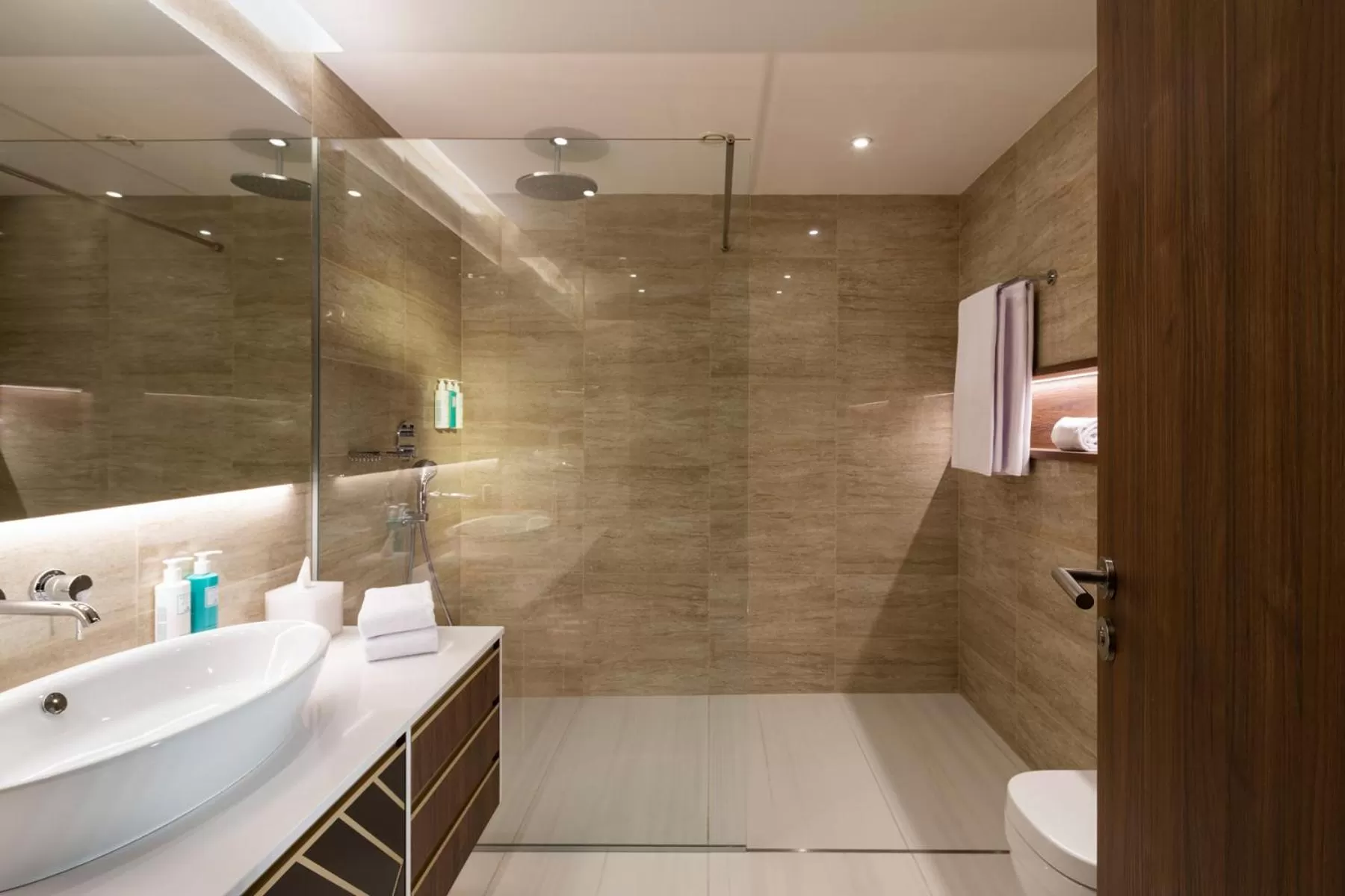 Bathroom in Kings' Valley Medical & Spa Hotel