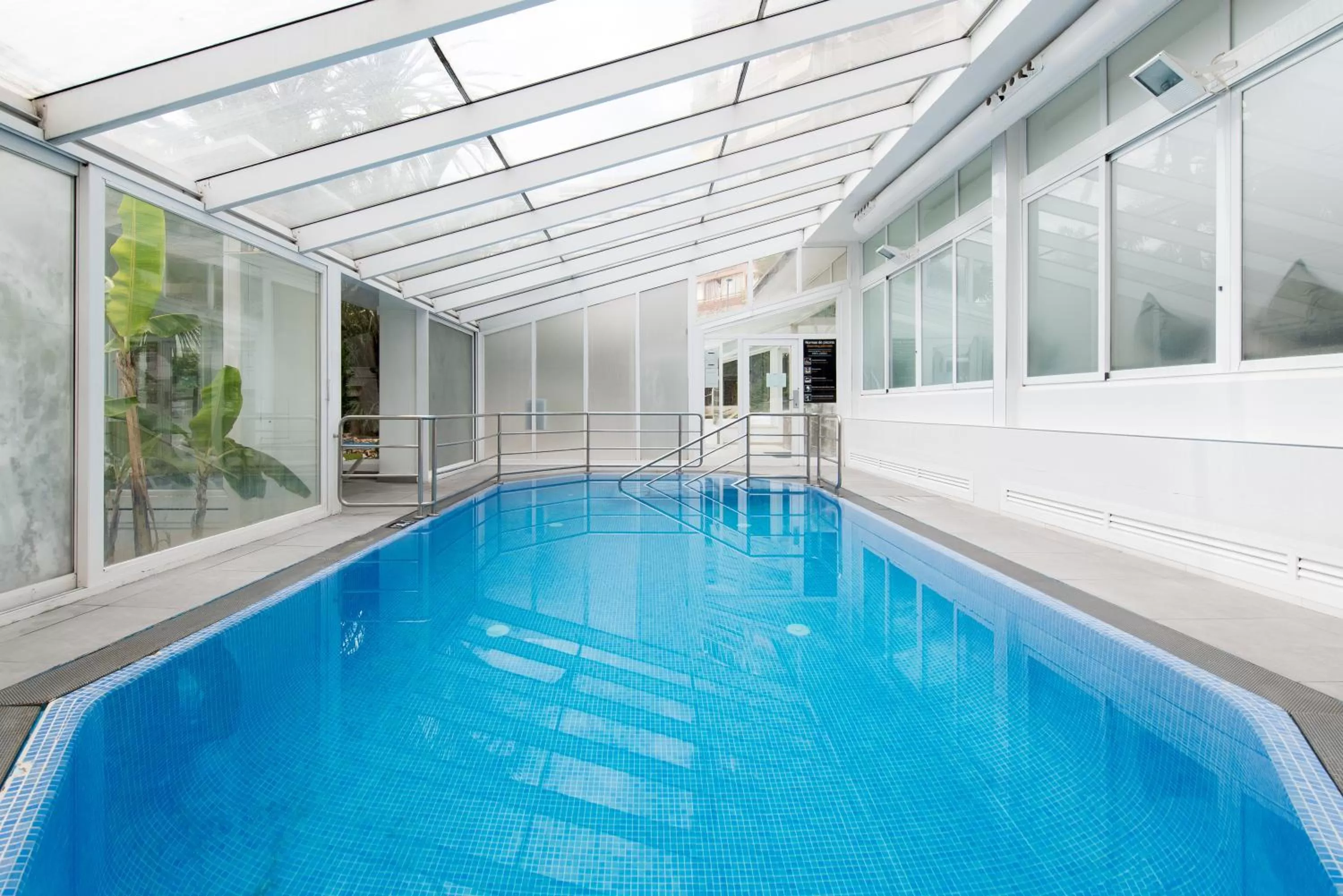 Swimming pool in Climia Belroy 4 Sup