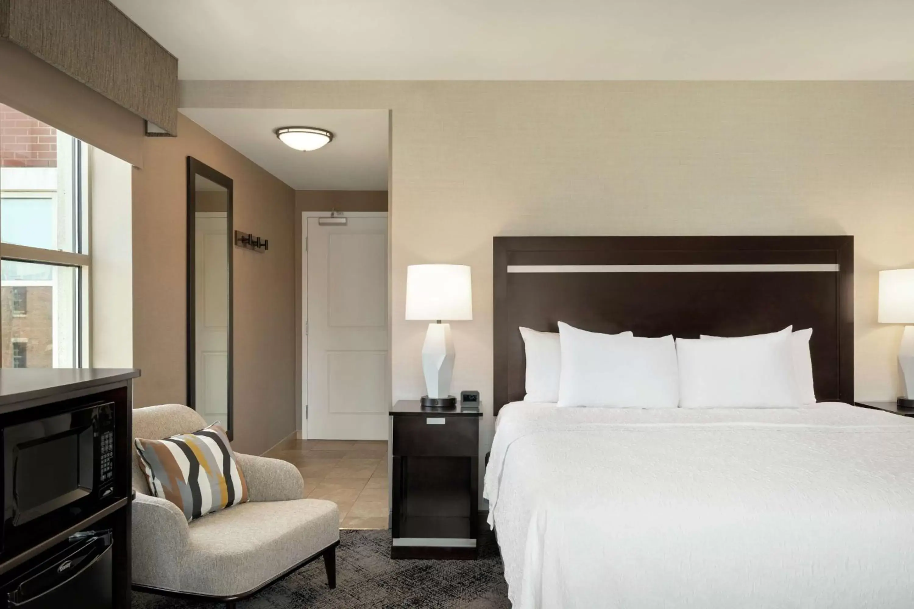 King Room with Ocean View in Hampton Inn Portland Downtown Waterfront King Room with Ocean View in Hampton Inn Portland Downtown Waterfront