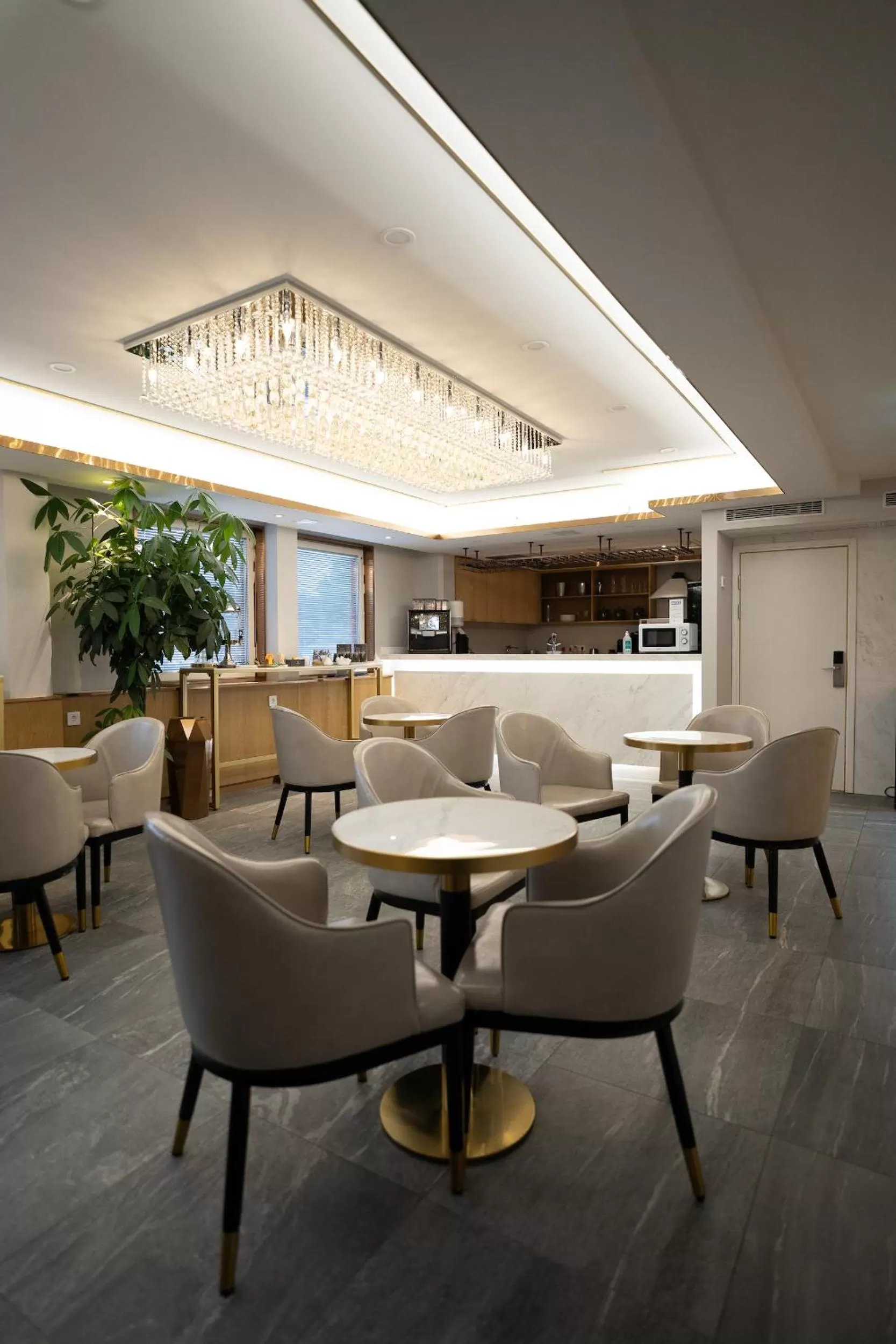 Coffee/tea facilities in Livington Hotel