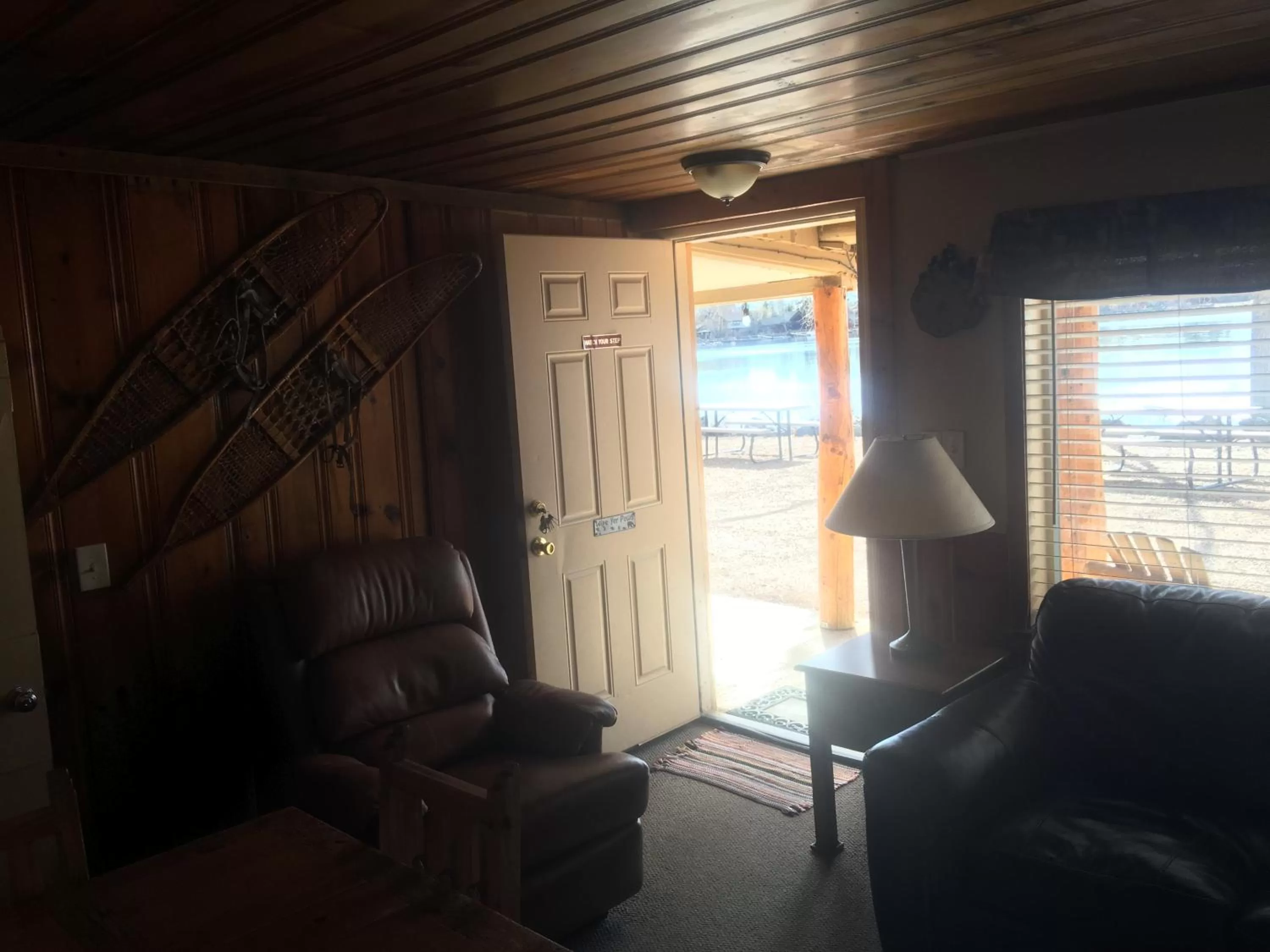 Living room in Rainbows End Fishing Resort