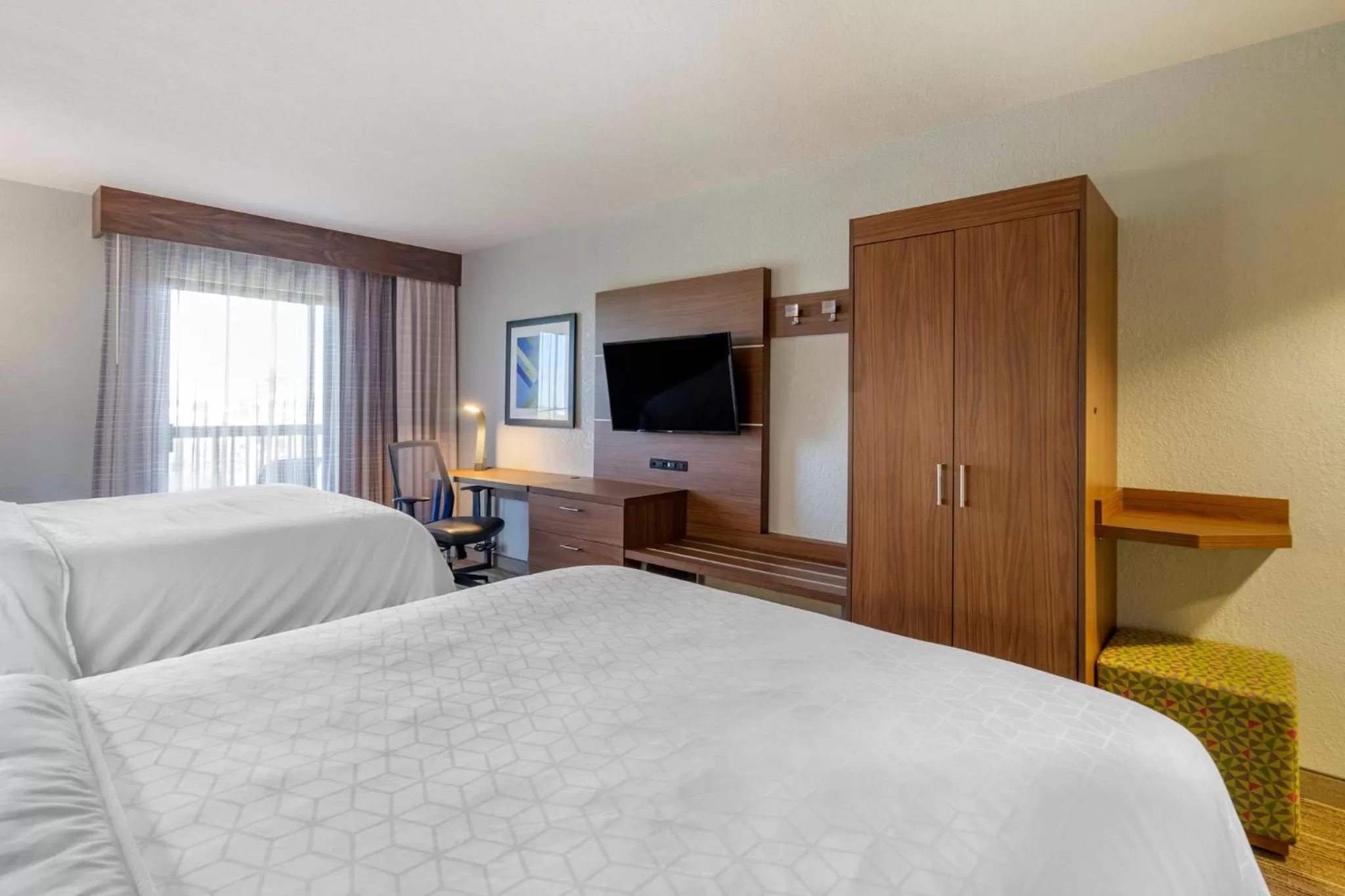Photo of the whole room, Bed in Holiday Inn Express Cape Coral-Fort Myers Area by IHG