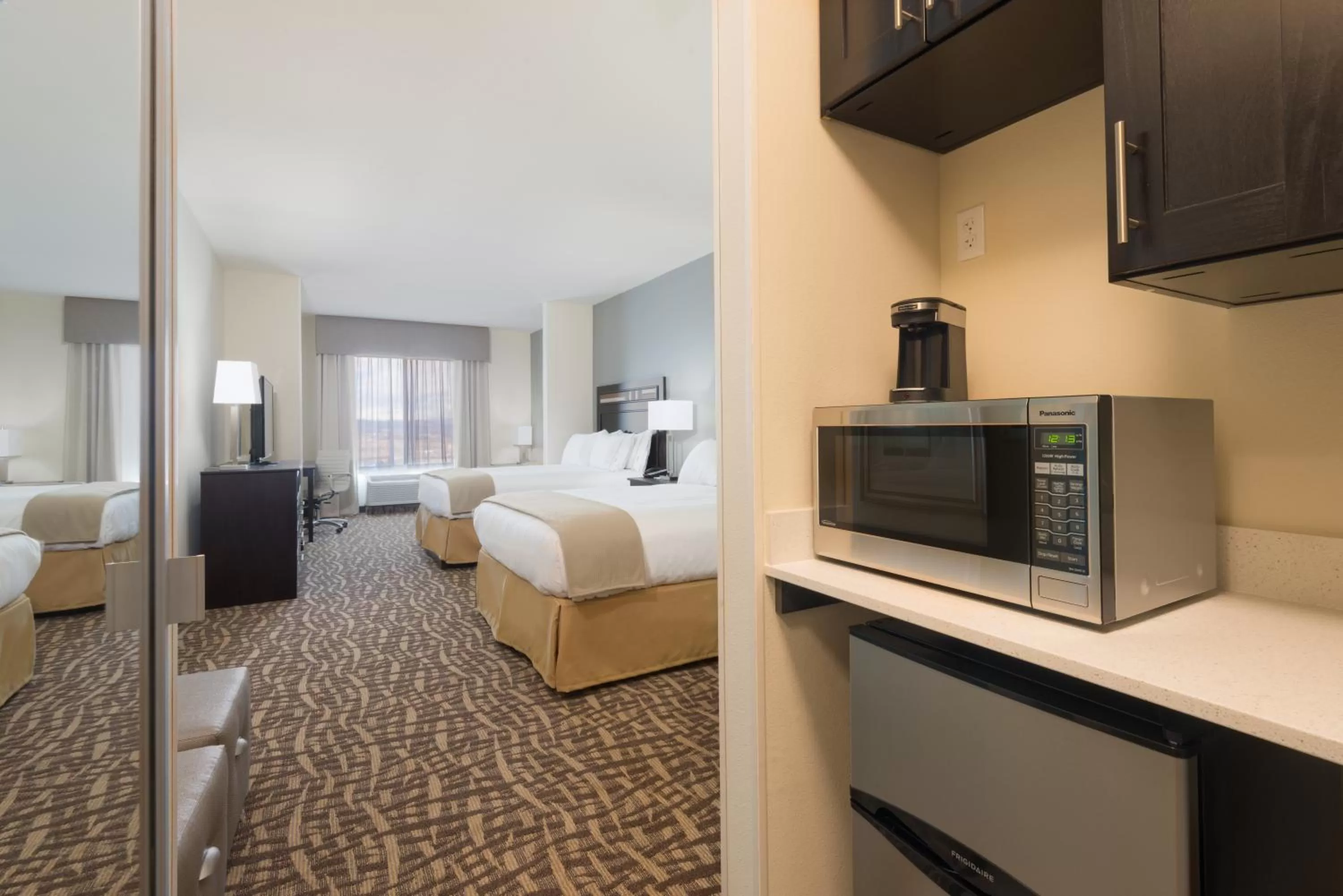 Bed in Holiday Inn Express & Suites Denver South - Castle Rock by IHG