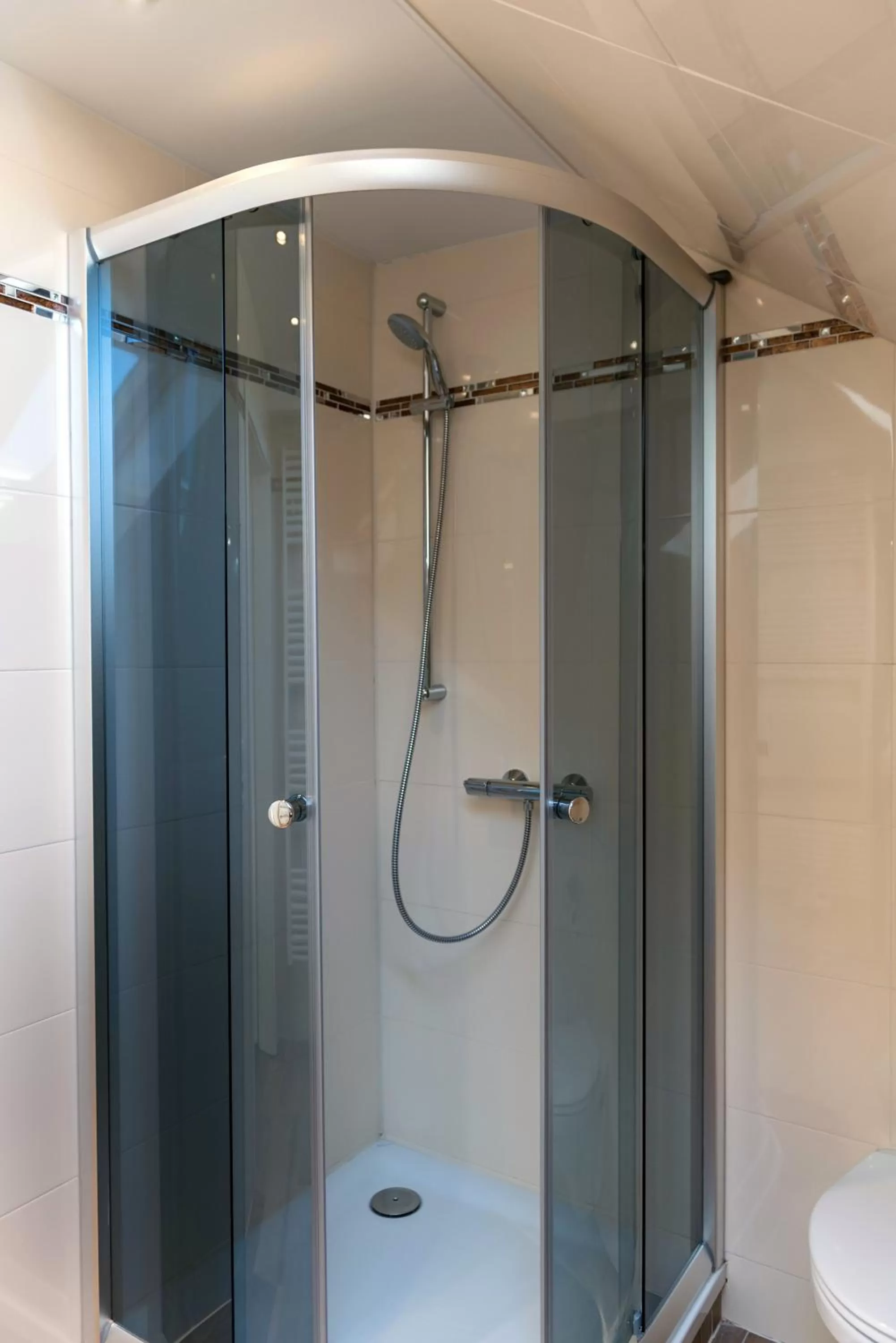 Shower, Bathroom in Hotel & Pension Traumblick