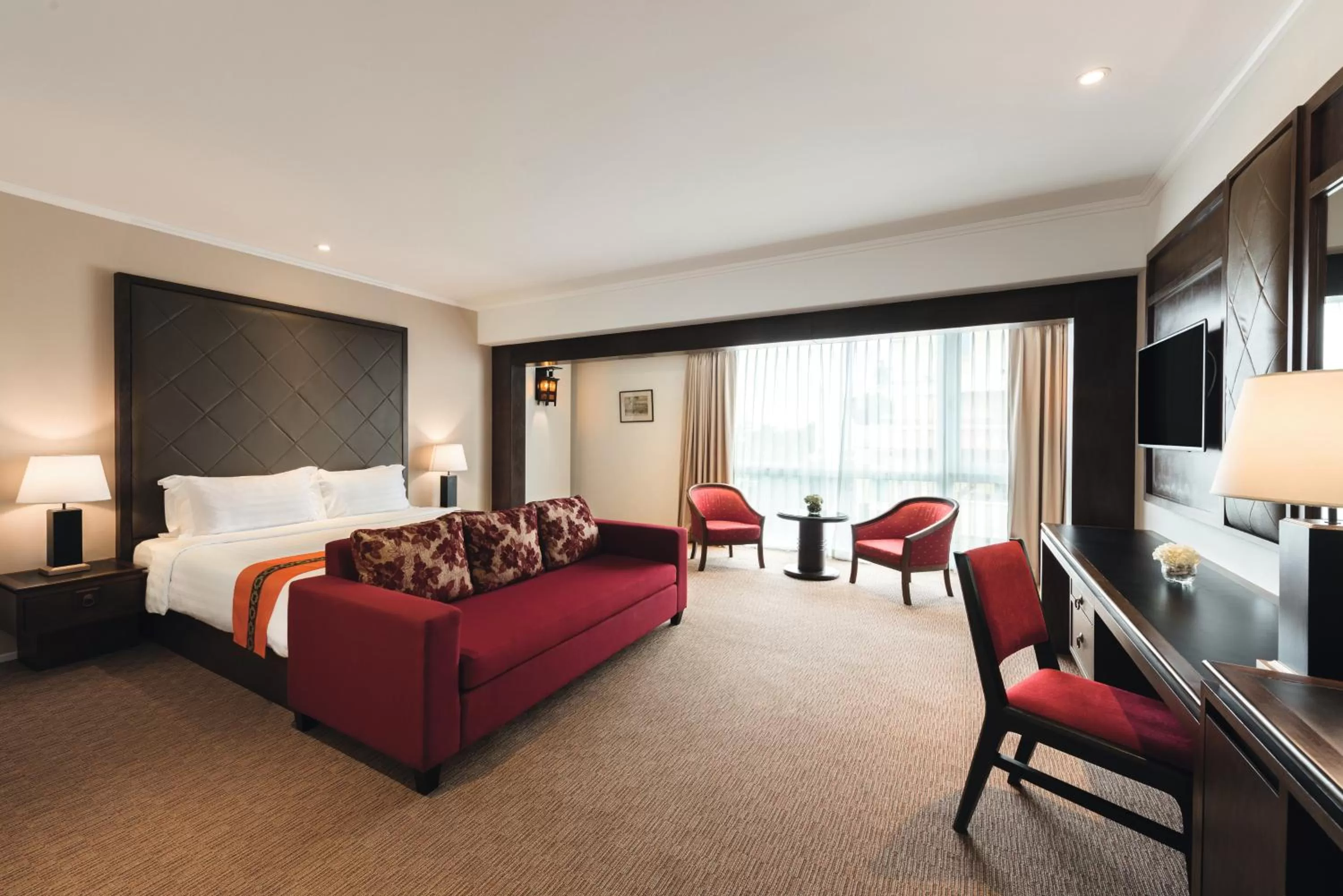 Bed in Movenpick Suriwongse Hotel Chiang Mai