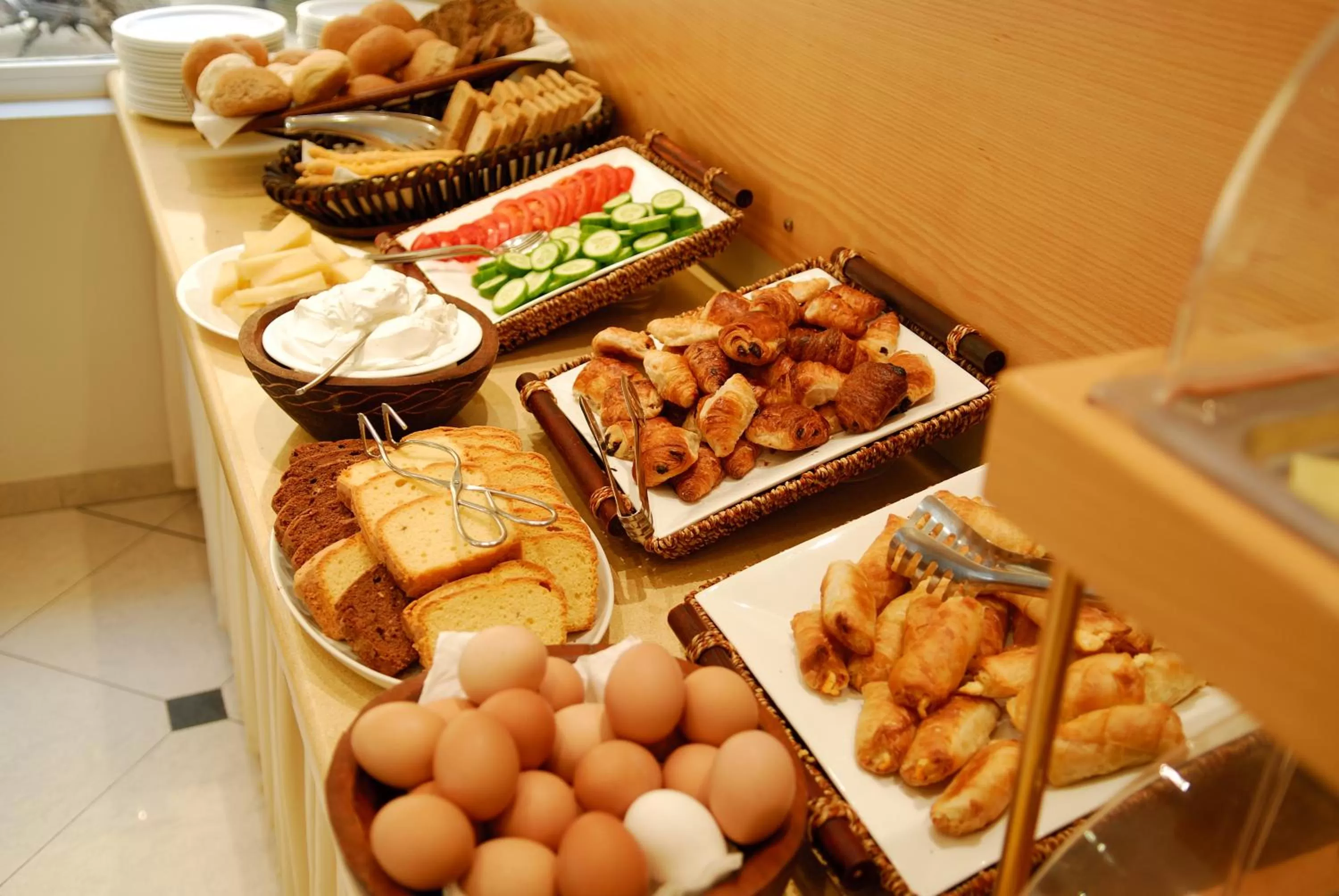 Food and drinks in Kastro Hotel