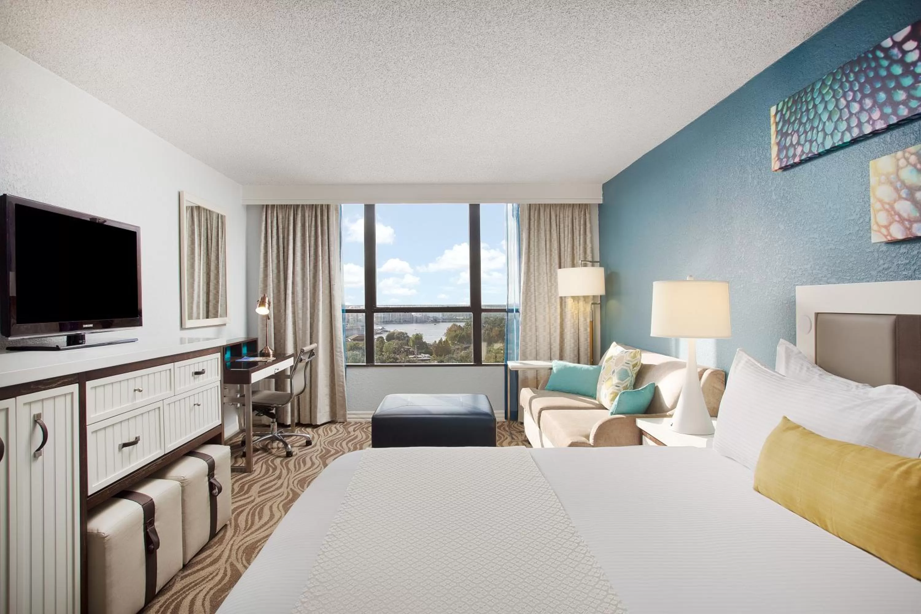 Photo of the whole room, Bed in Wyndham Lake Buena Vista – Disney Springs® Area