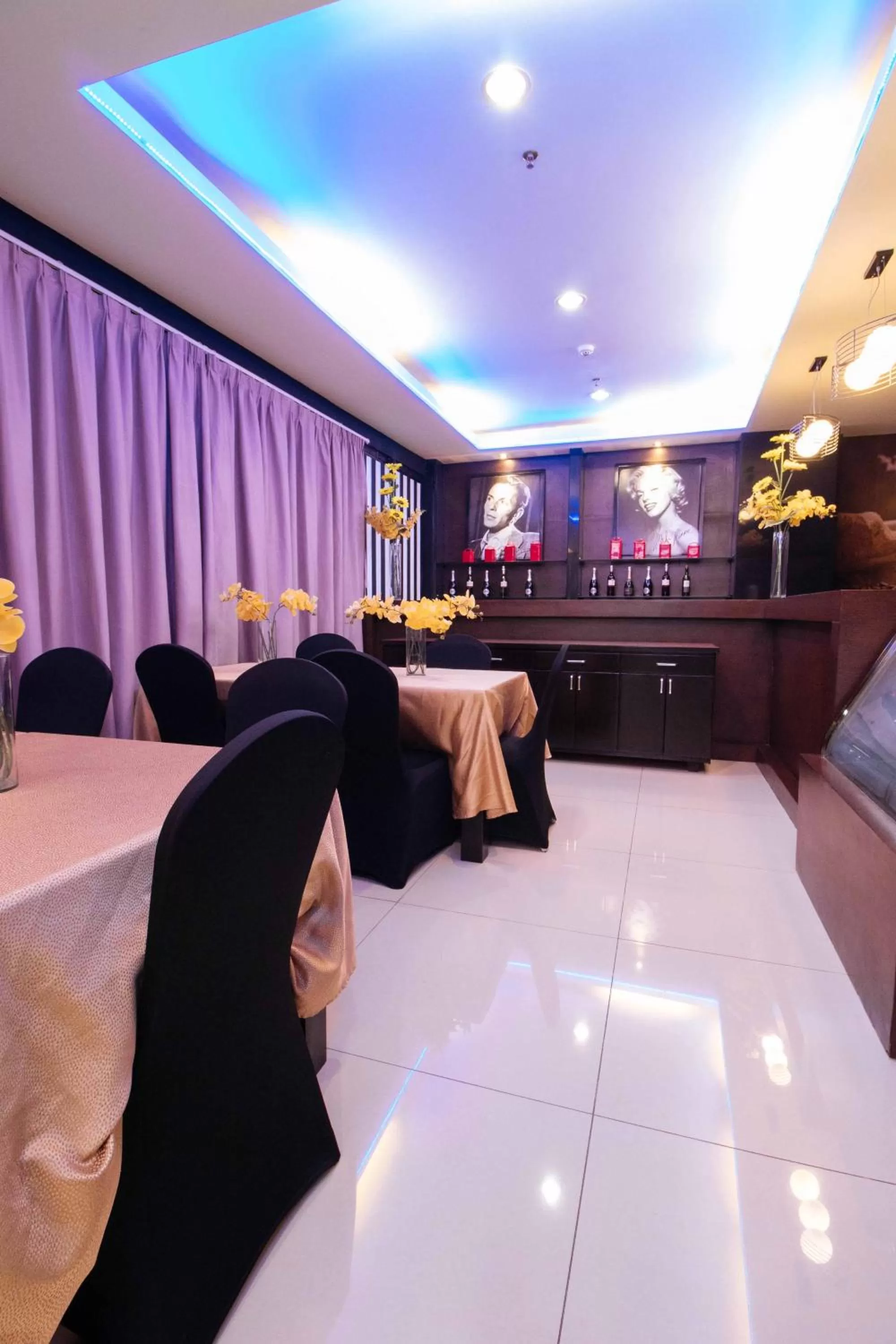 Restaurant/places to eat in Northpointe Residences