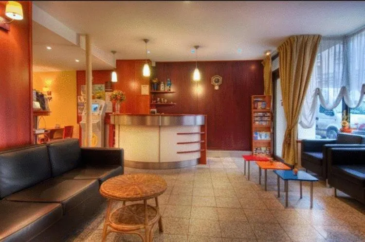 Lobby or reception in Hôtel De Paris Opera