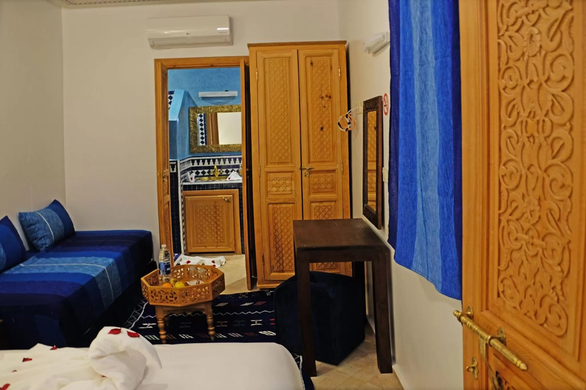 Bedroom, Bed in Riad ZANOUBA