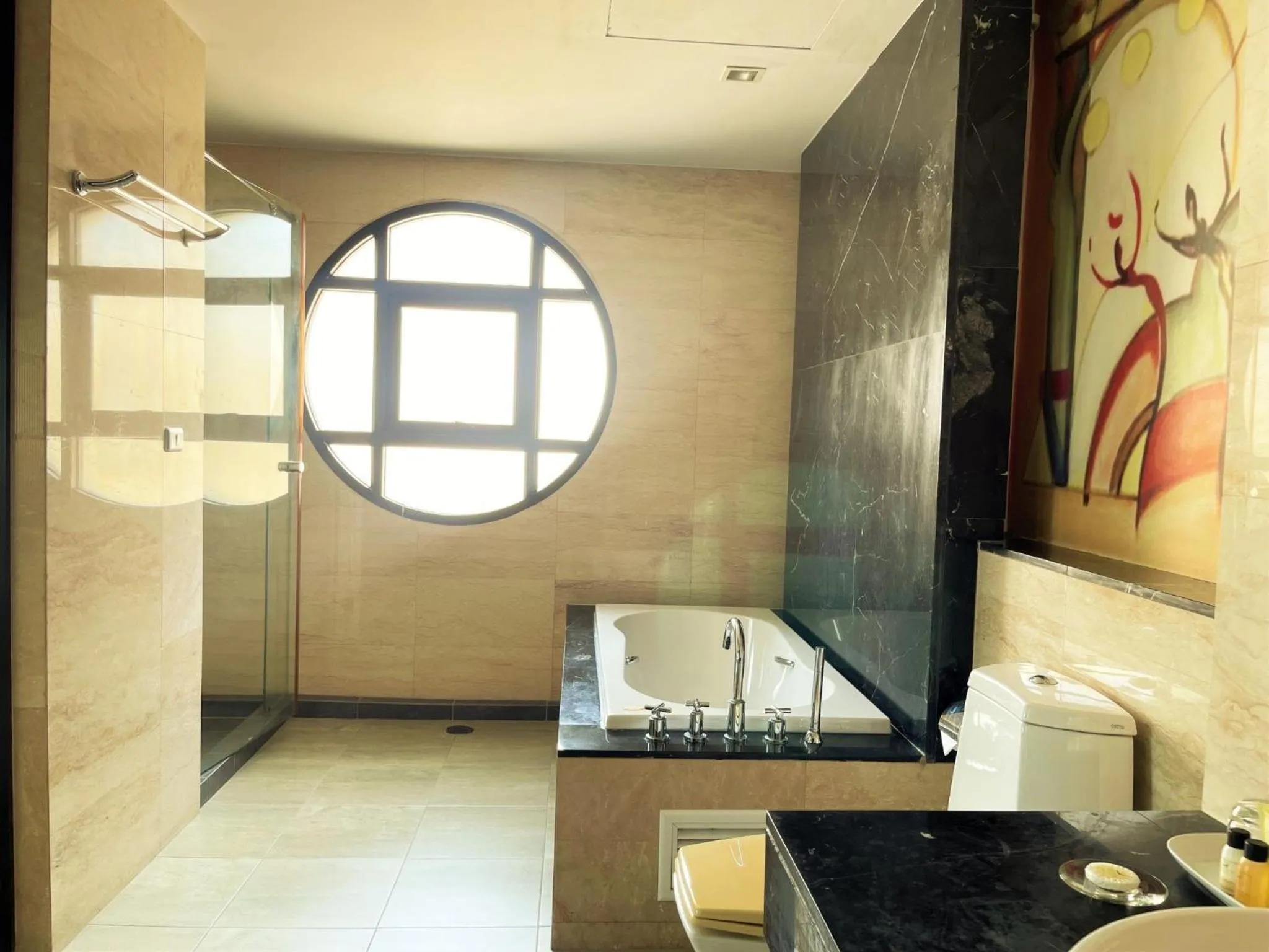 Bathroom in Long Beach Garden Hotel & Pavilions