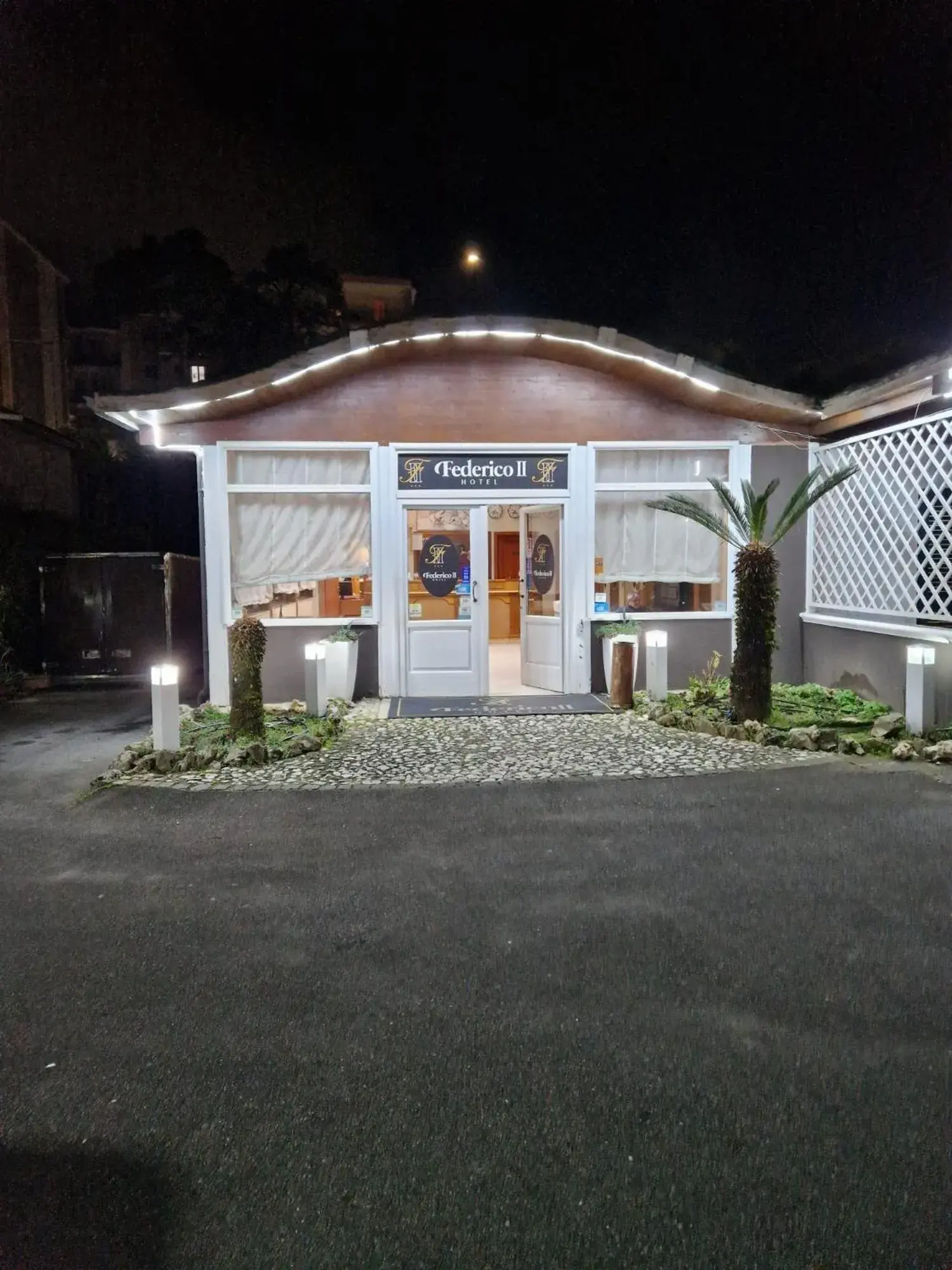 Property Building in Green Park Hotel Property Building in Green Park Hotel