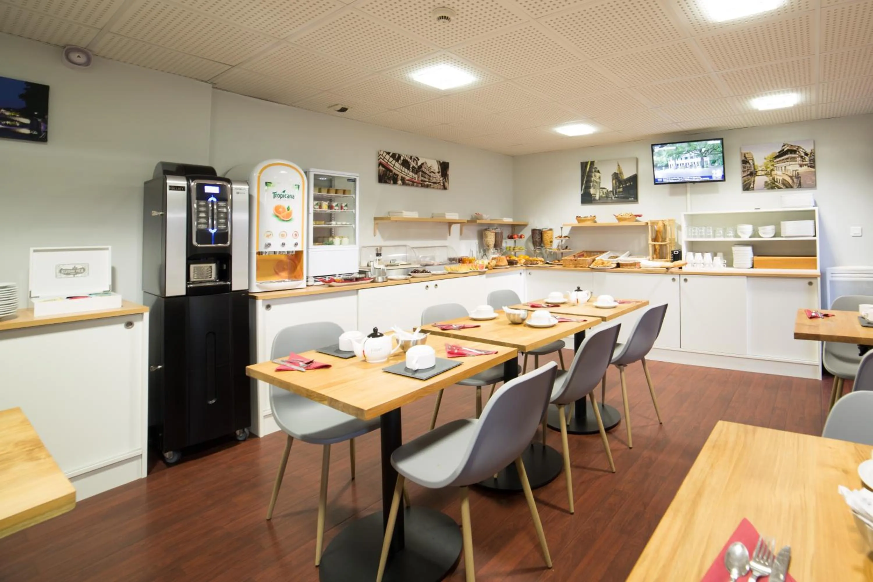 Restaurant/places to eat in Cerise Strasbourg Appart Hotel