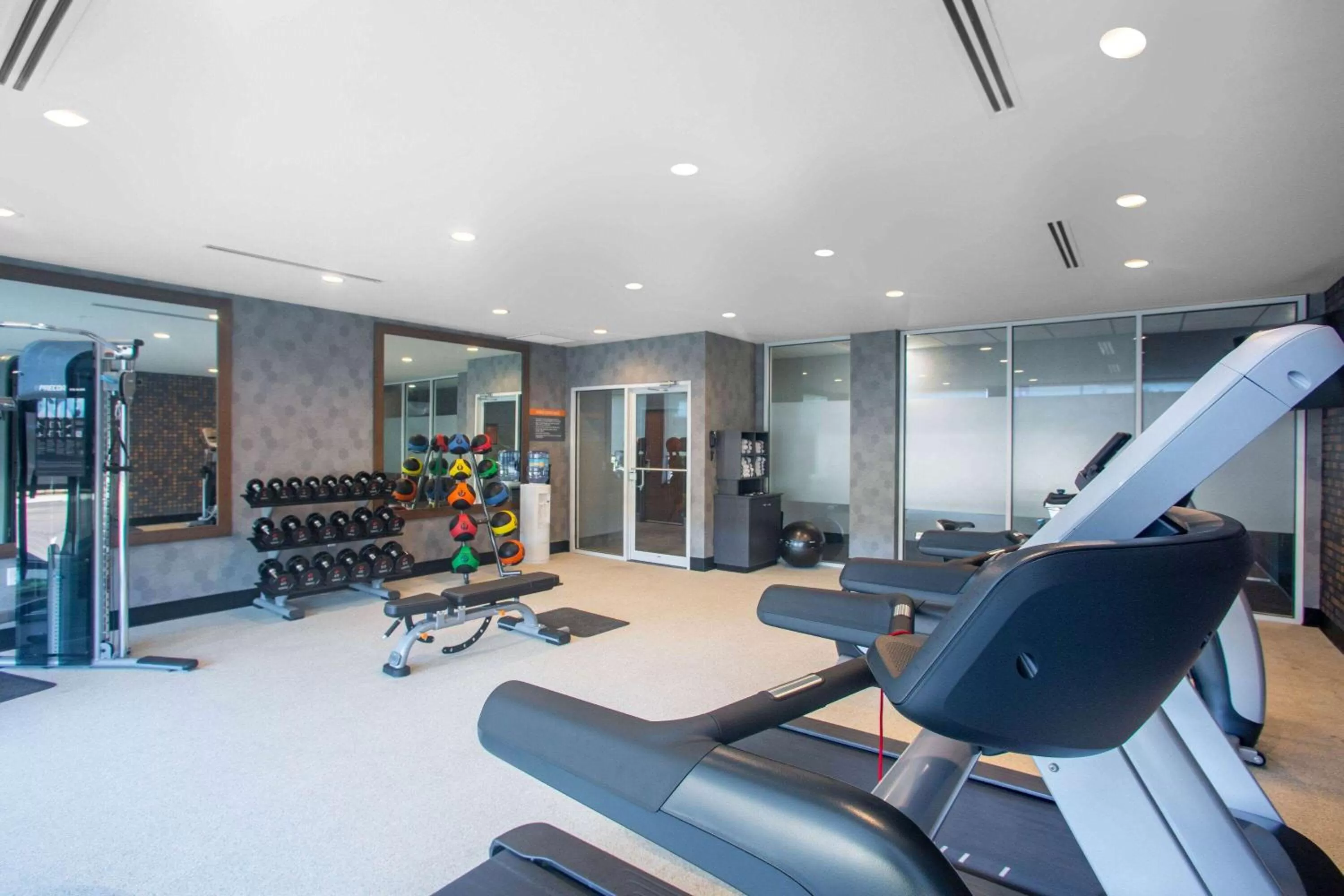 Fitness centre/facilities in La Quinta Inn & Suites by Wyndham Oxford