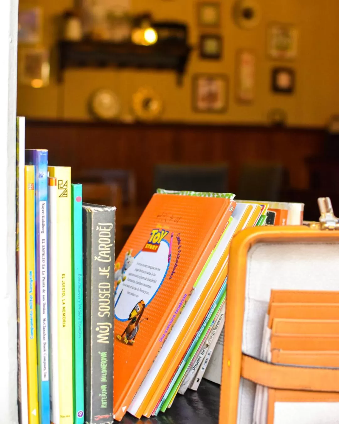 Dining area, Library in Casa Elizabeth