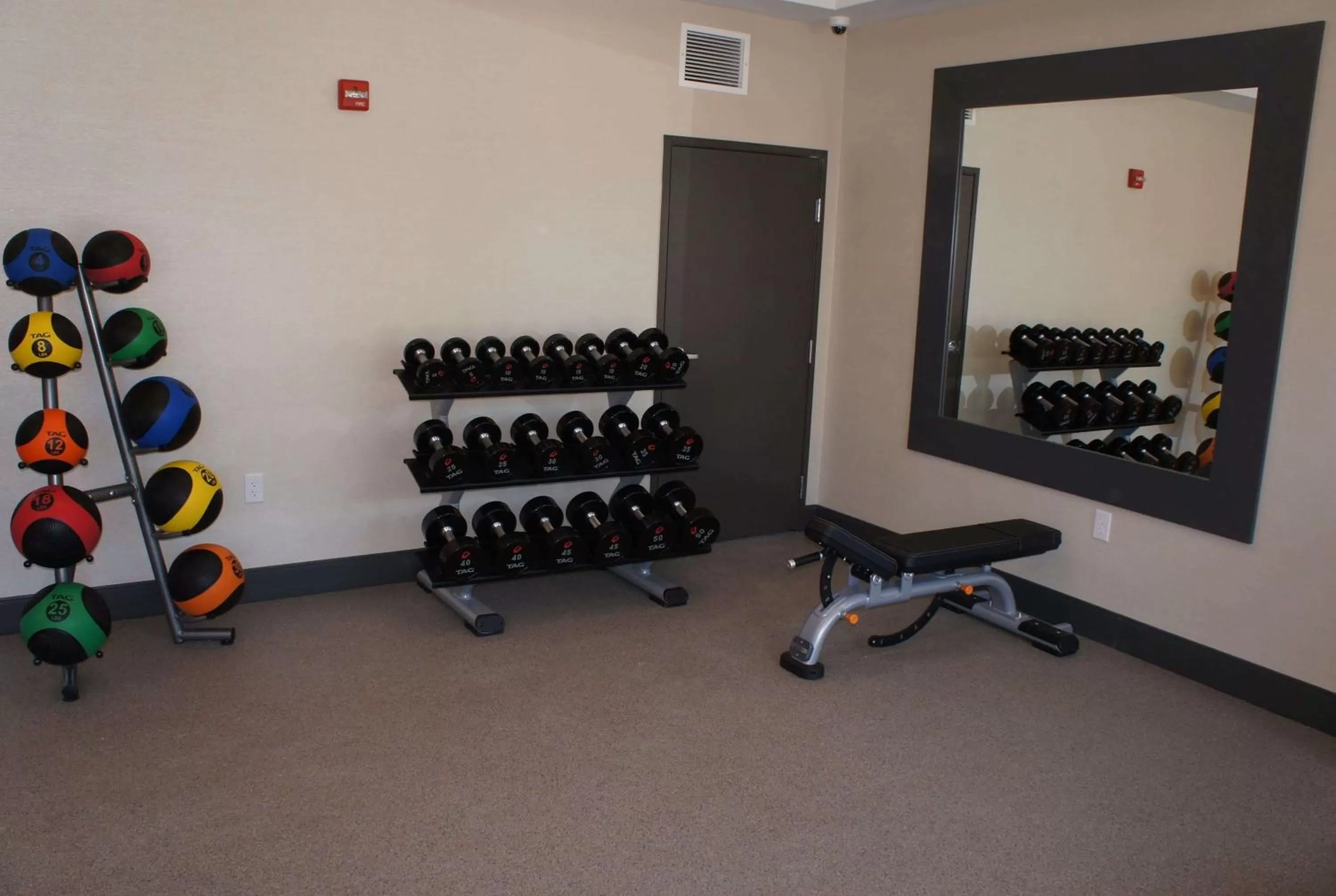 Fitness centre/facilities in La Quinta Inn and Suites by Wyndham Bloomington