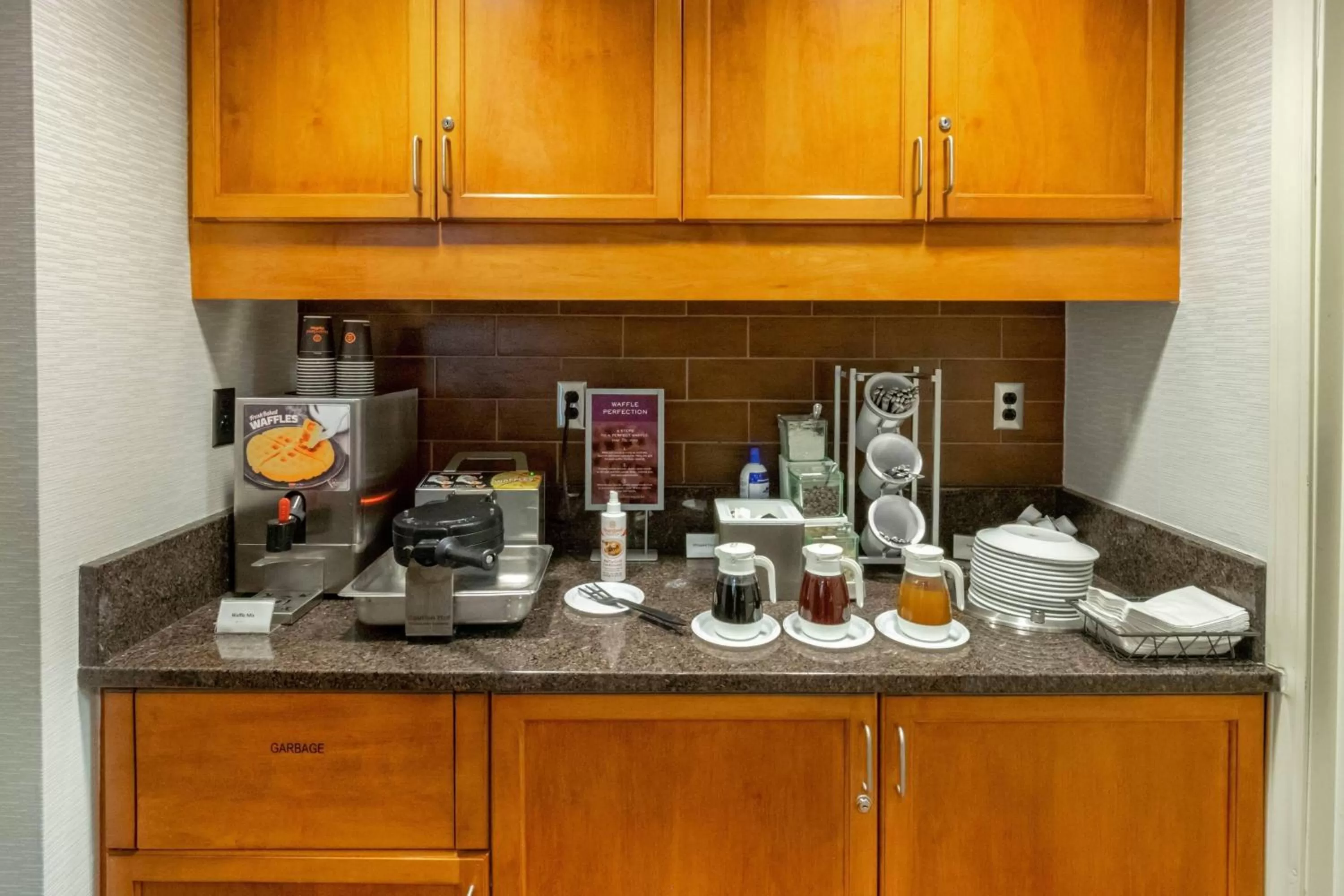 Lounge or bar in Residence Inn by Marriott Hazleton