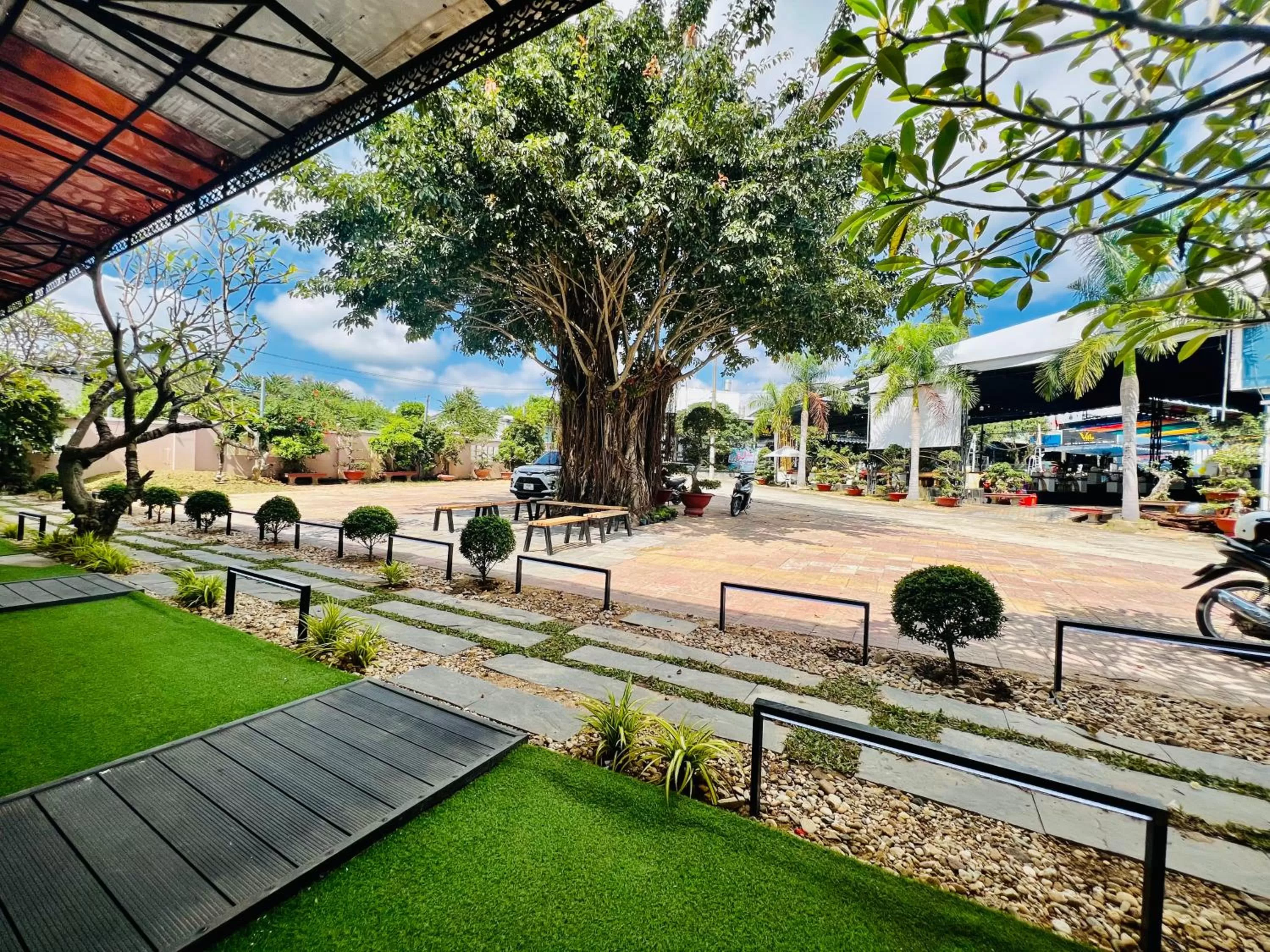 Garden in D'Villa Hotel - Homestay