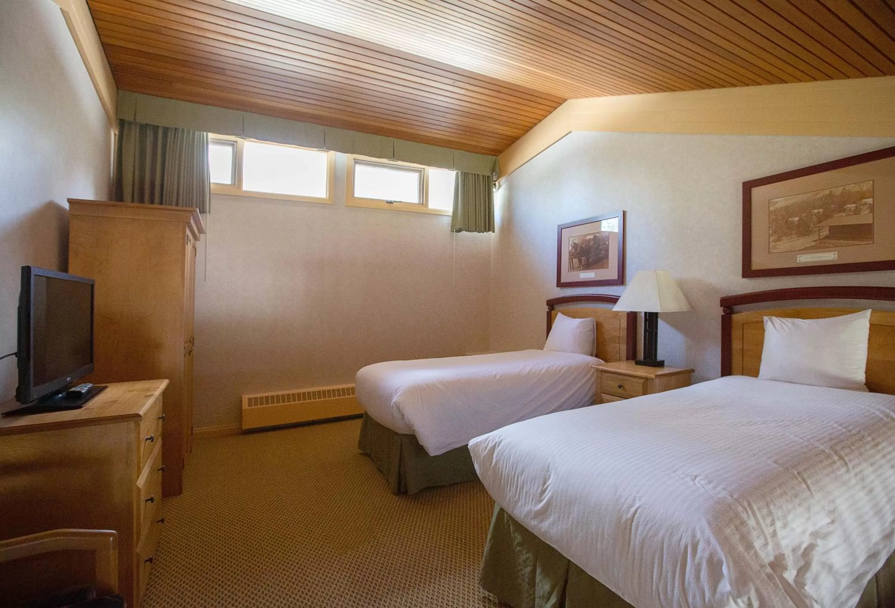 Bed in Fairmont Hot Springs Resort